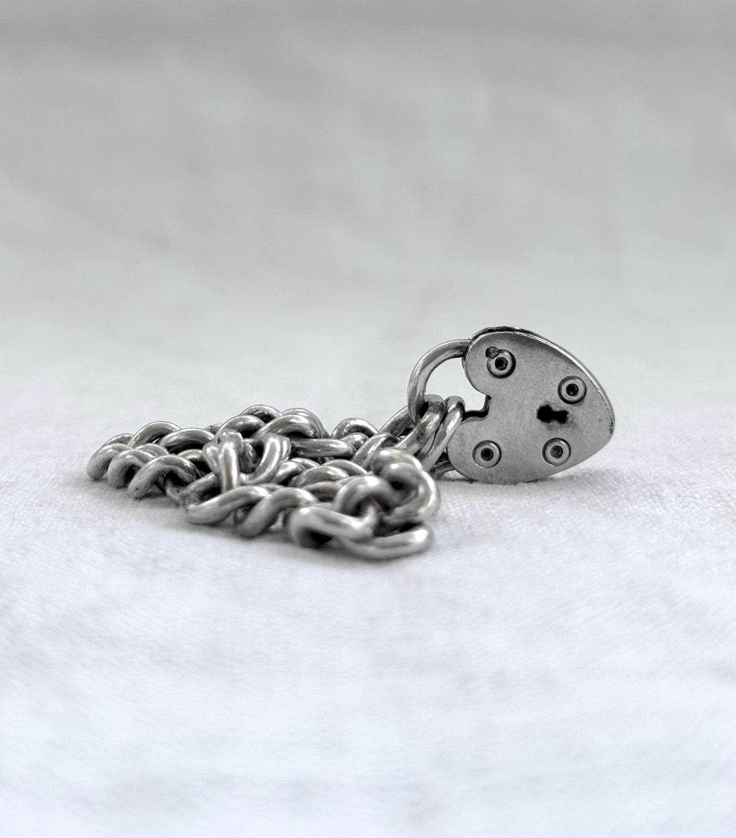 .1970s .925 solid silver chunky Victorian revival oversized heart padlock curb chain link bracelet