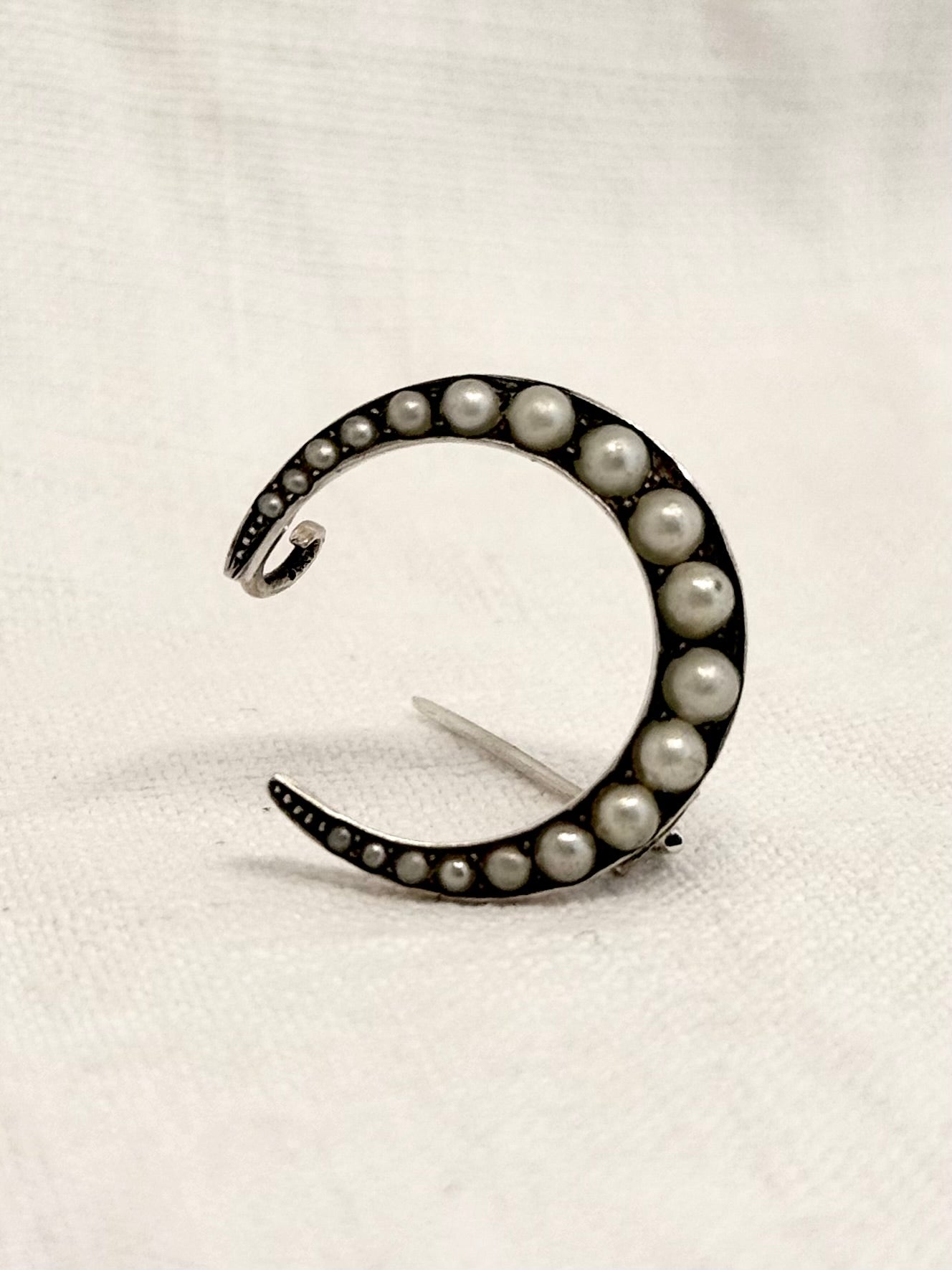 .1890s .1900s antique Art Nouveau beautiful pearl grey seed pearl crescent celestial moon collectors brooch