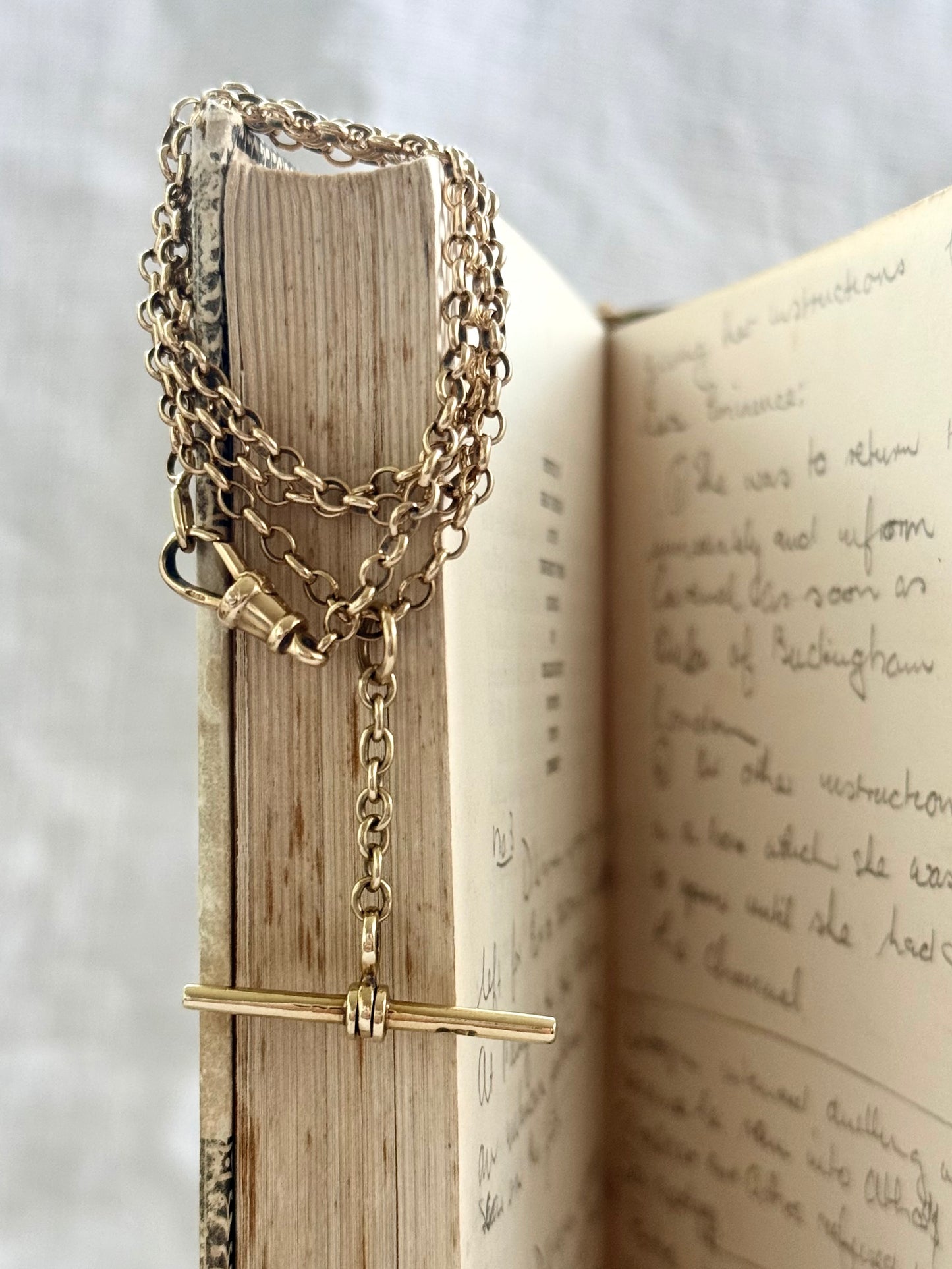 .375 .9ct gold perfect 48cm long yellow gold Rolo Chain T-bar toggle fob chain fob dog clasp chain necklace. This is the perfect yellow gold fob chain