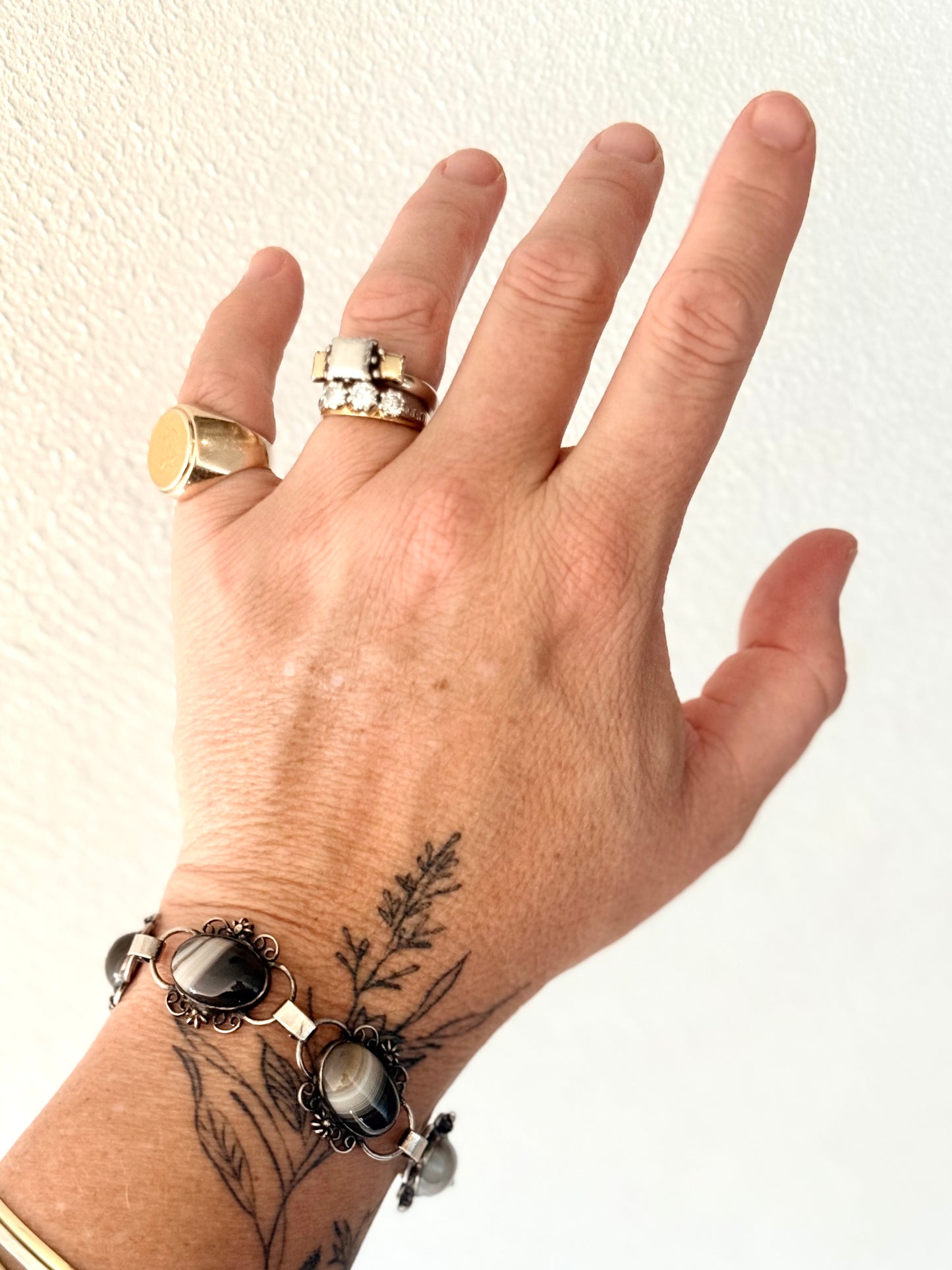 .1950s .1960s .6 Agate gemstone .925 silver artisan made Botswana Agate cabochon bracelet