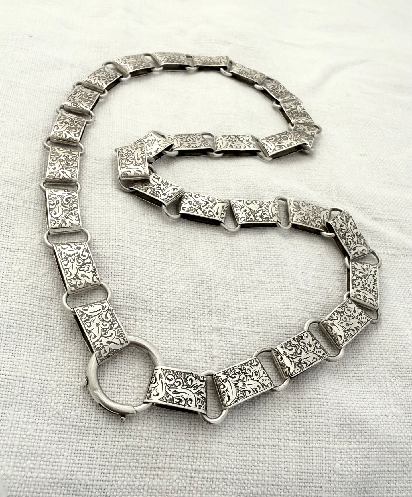 .925 1880s 1890s antique Victorian era rare and beautiful sterling silver hand engraved book chain collar necklace