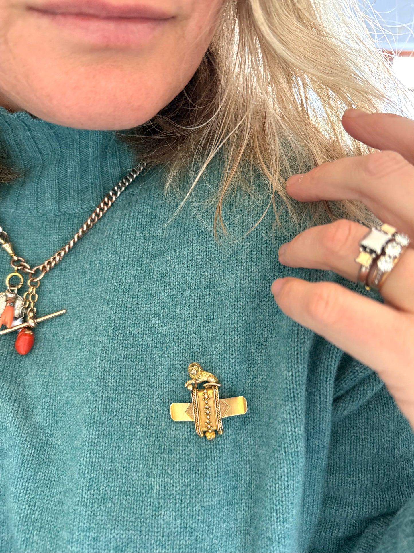 .18ct .1860s .750 standard gold Antique rare Etruscan Revival Brooch in 18ct Yellow Gold – Lion Motif with Granulation