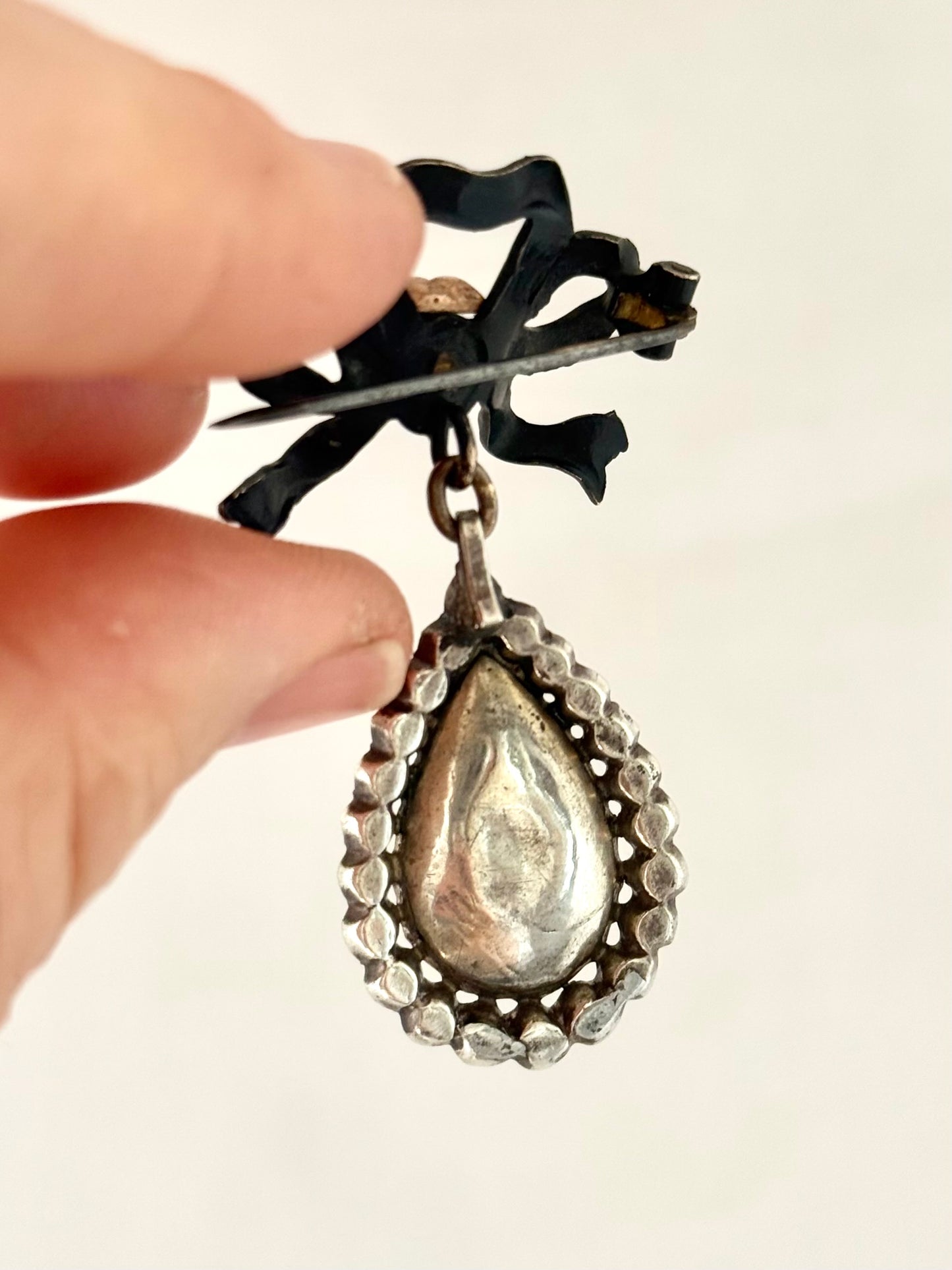 .1714 .1837 .1900s .925 Georgian antique black dot paste historic French Gun Metal bow brooch unit