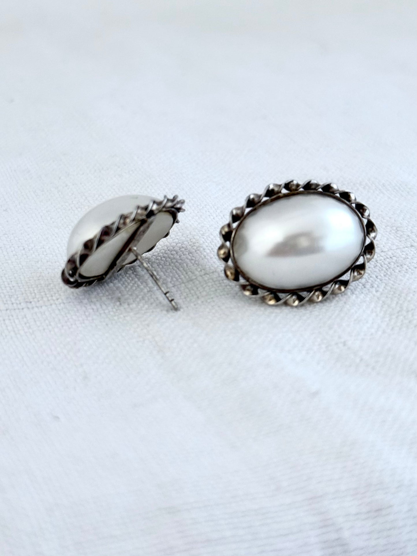 .925 .1990s sterling silver oversized costume Mabe pearl post stud earrings