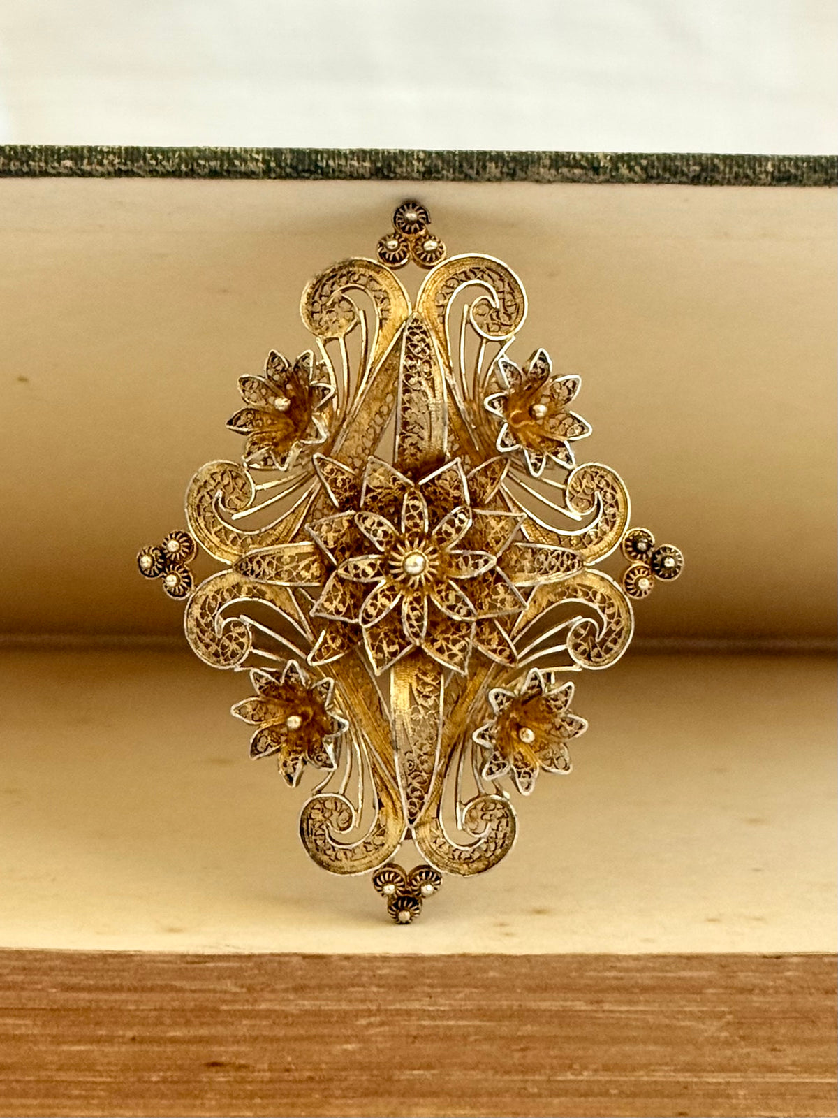 .1900s .1930s Portuguese fine gold tone cannetille floral form intricate filigree silver gold fill dress brooch pin