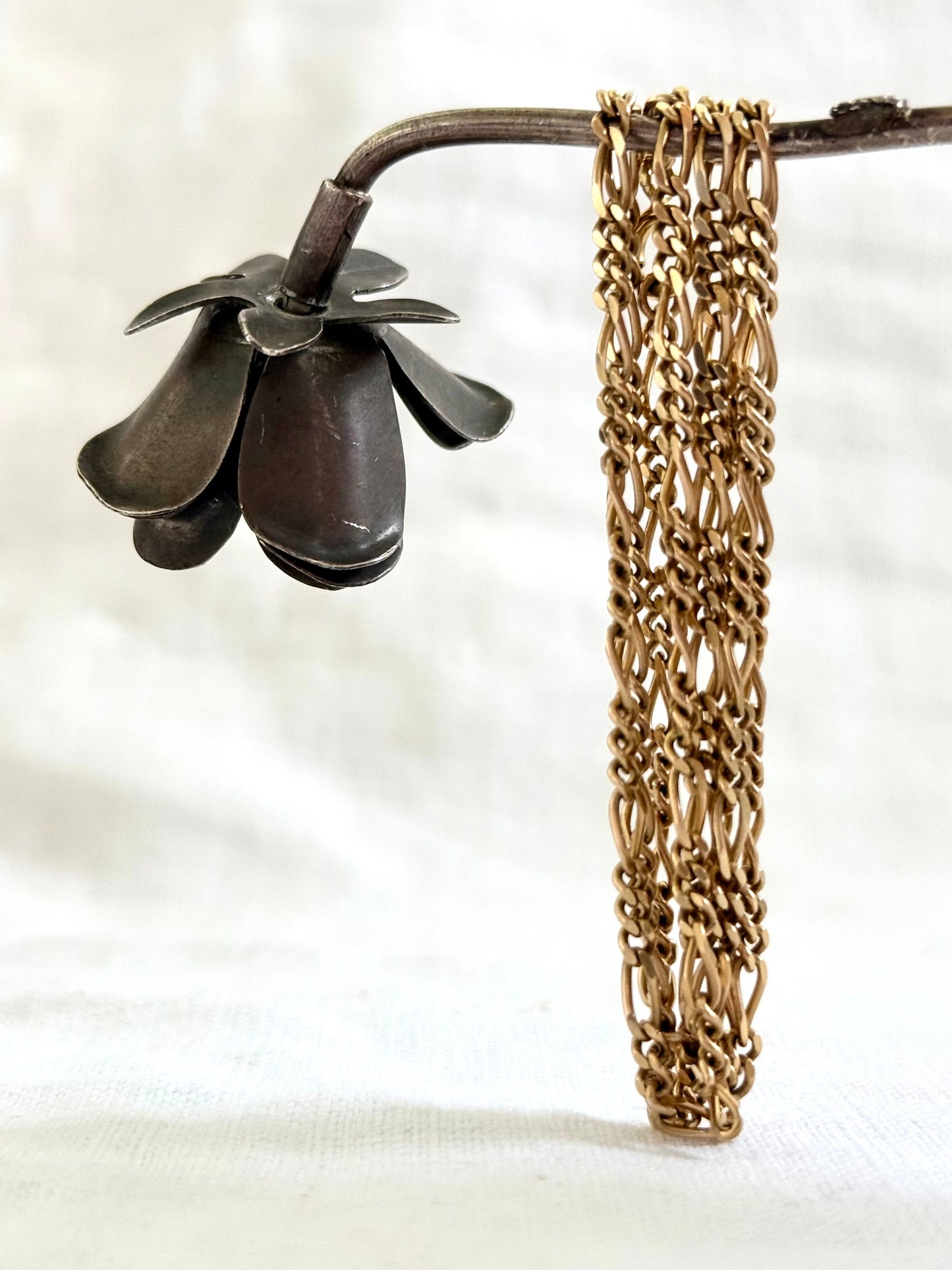 .1970s .375 .60cm long .9ct gold buttery gold retro Figaro gold chain classic well sized Figaro chain link necklace