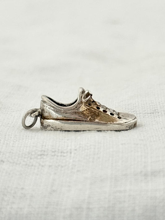 1980s .1990s 925 vintage oversized sneaker tekkie shoe silver charm pendant