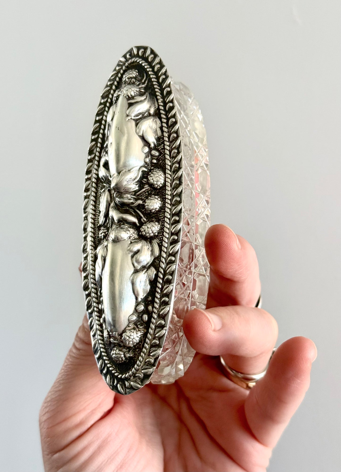 .1909 .925 Art Nouveau Edwardian antique Blue berry and leaf repousse exceptionally beautiful Birmingham silver and cut glass vanity hair pin trinket dish