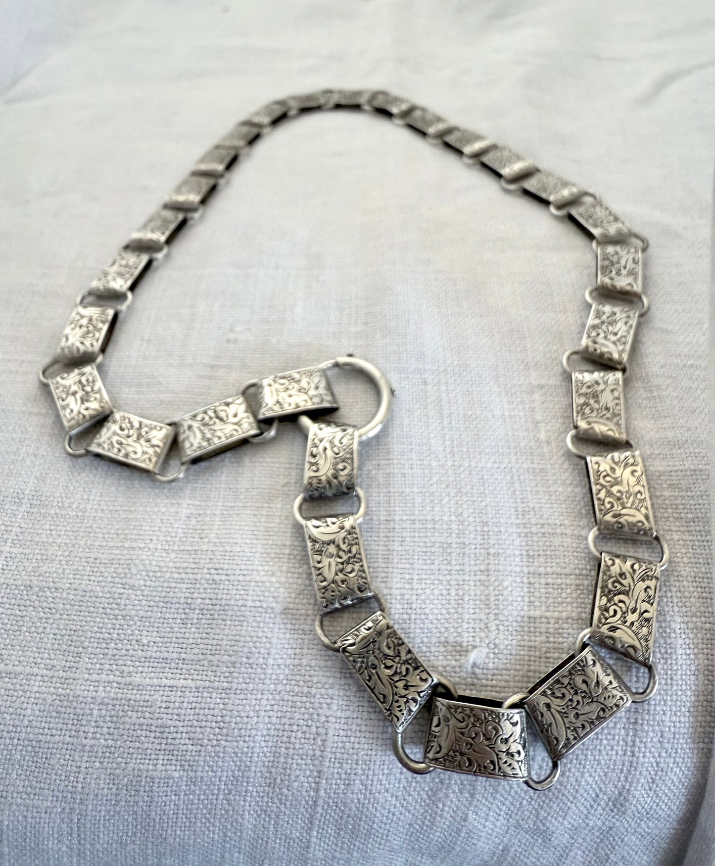 .925 1880s 1890s antique Victorian era rare and beautiful sterling silver hand engraved book chain collar necklace
