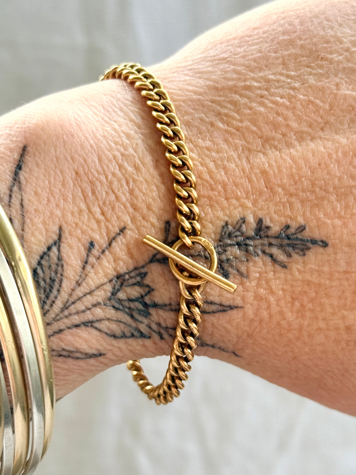 .1900 .375 antique solid .9ct rich yellow gold hallmarked Edwardian antique buttery yellow solid gold curb chain t-bar toggle fob extension chain curb chain bracelet