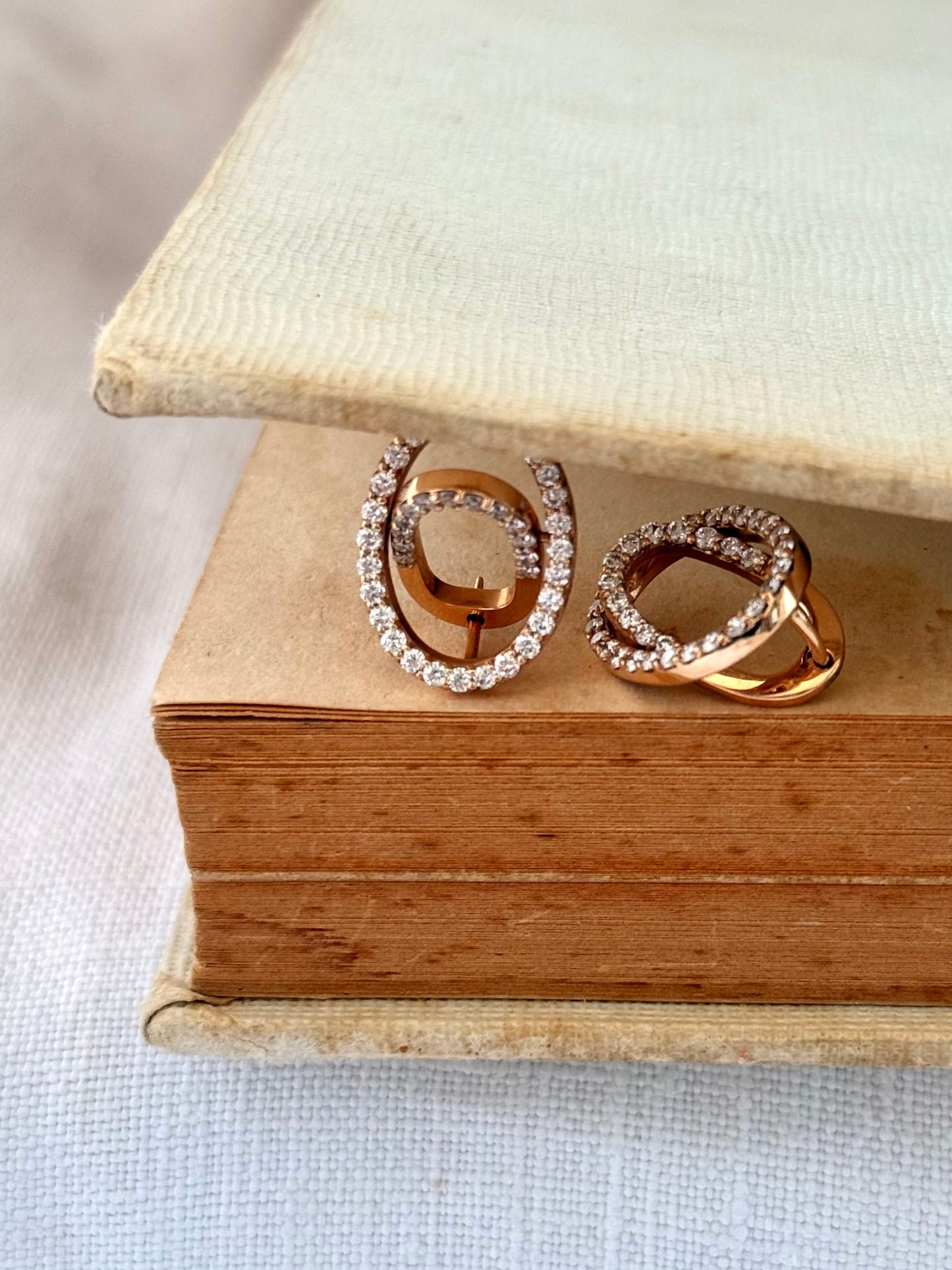 .18ct .750 .80 diamonds Brazilian designer rose gold modernist oval clip clasp luxury 18ct high carat gold and diamond studded earrings