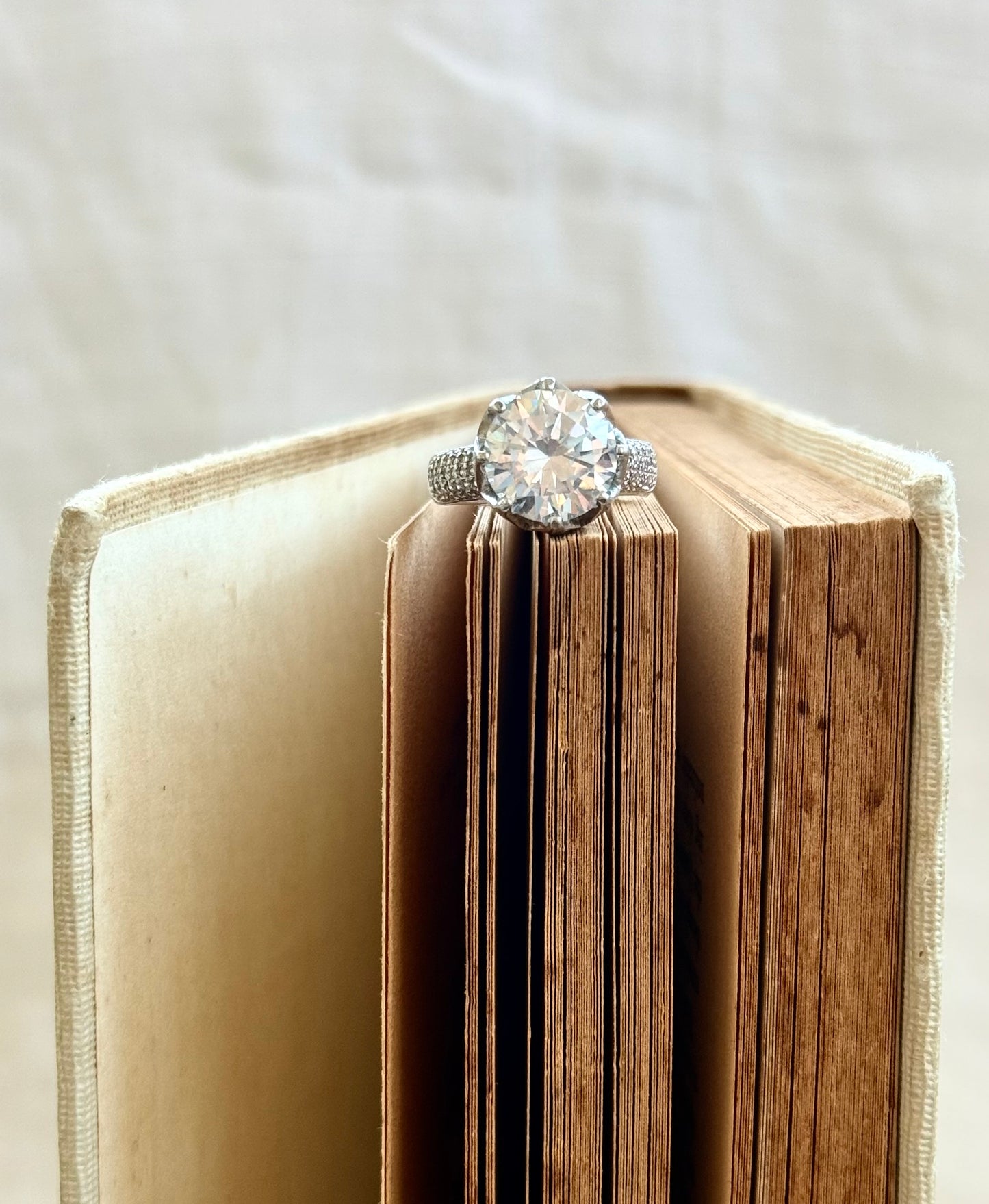 .1950s revival .925 architectural large flower silver beautiful modernist diamanté clear stone high rise pave set geometric large cocktail dress ring