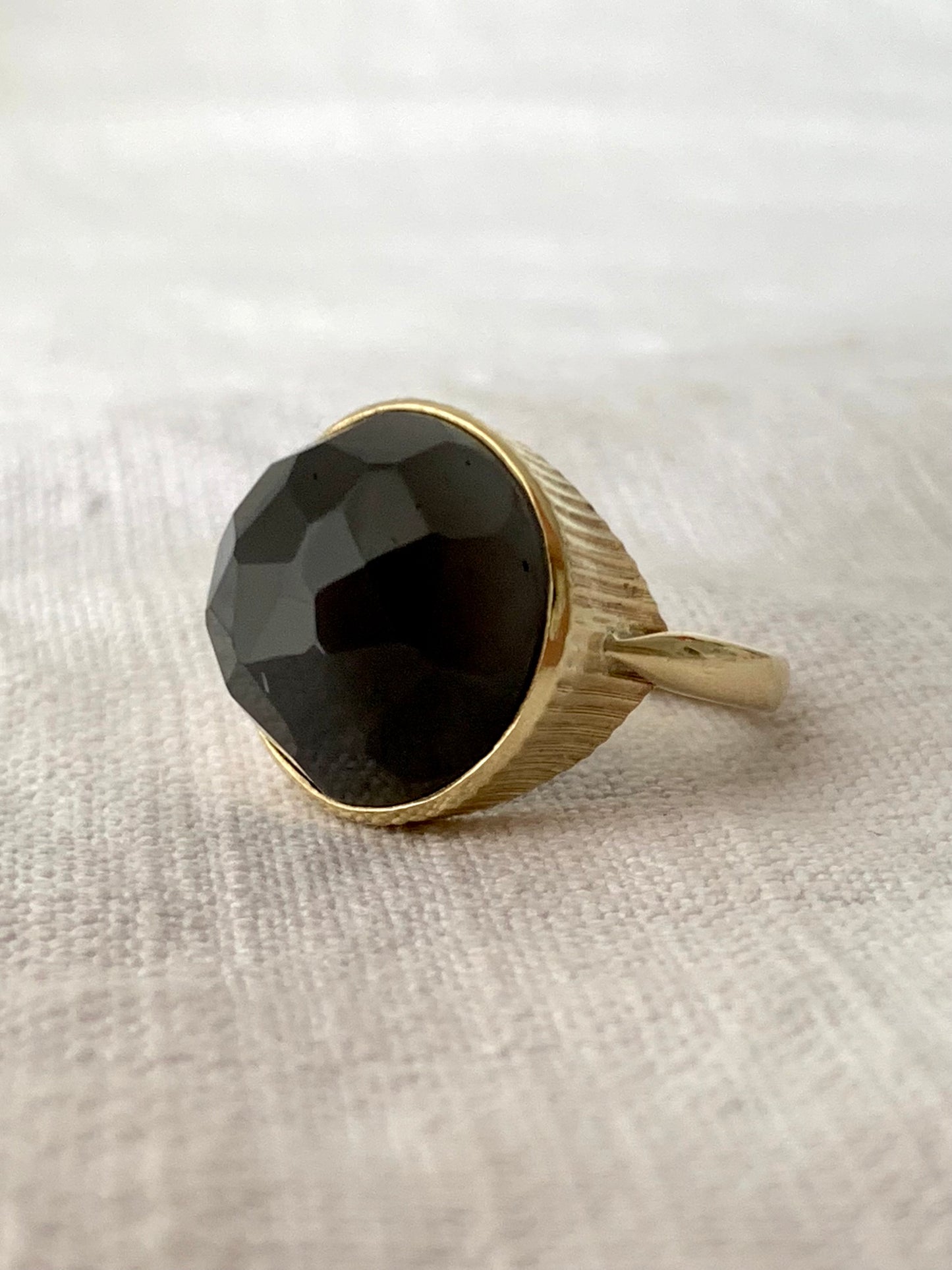 .375 9.88ct Grey Moonstone 9ct gold faceted Grey Moonstone cabochon modernist gold accent cocktail gemstone ring