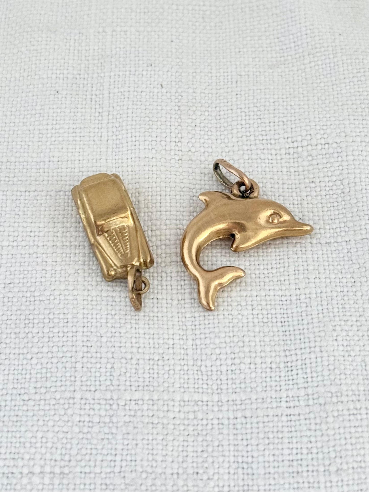 .375 .9ct gold vintage car charm pendant