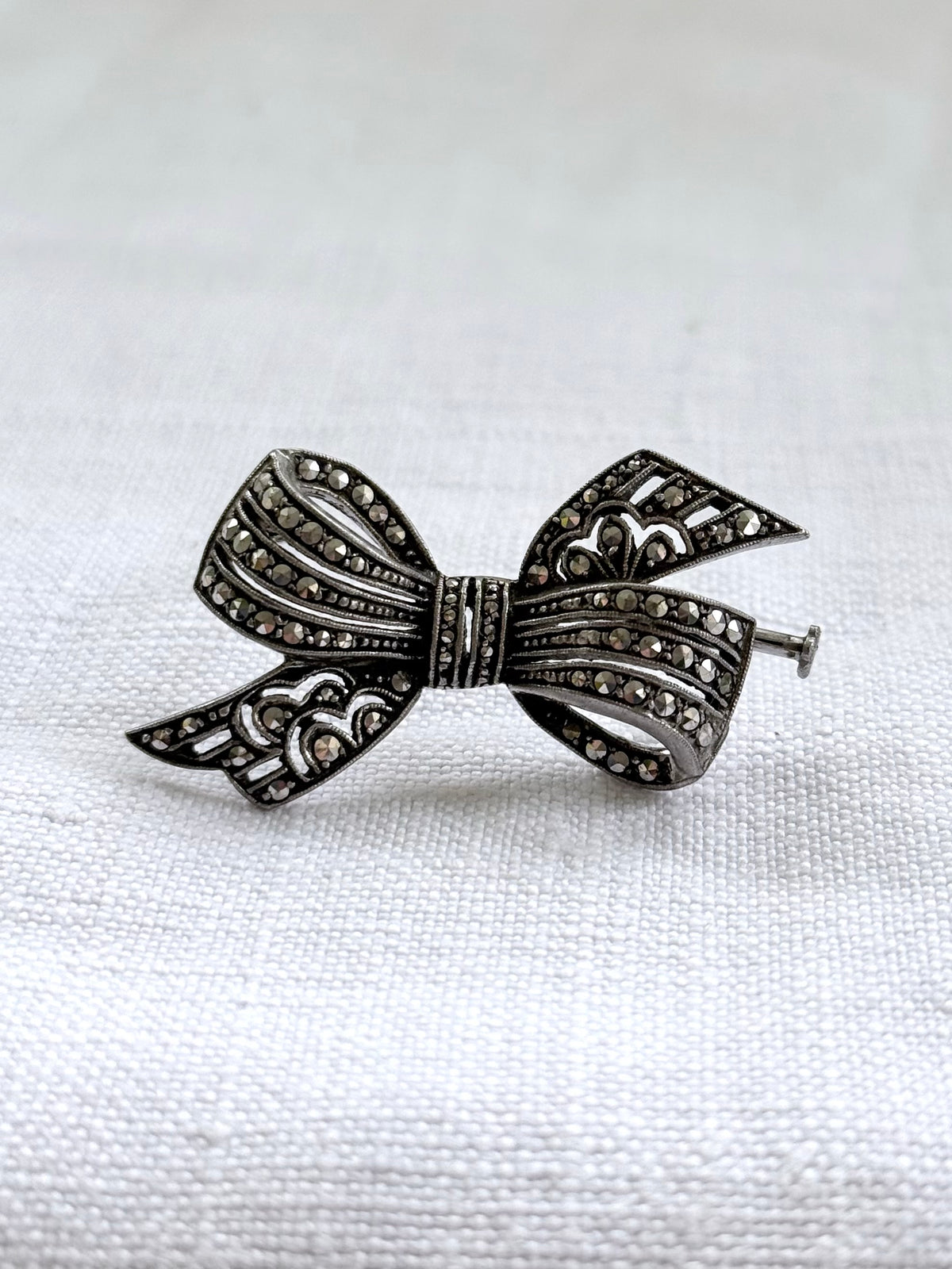 .1920s .1930s .800 Art Deco French Paris Bow Ribbon silver Marcasite gemstone sweetheart brooch