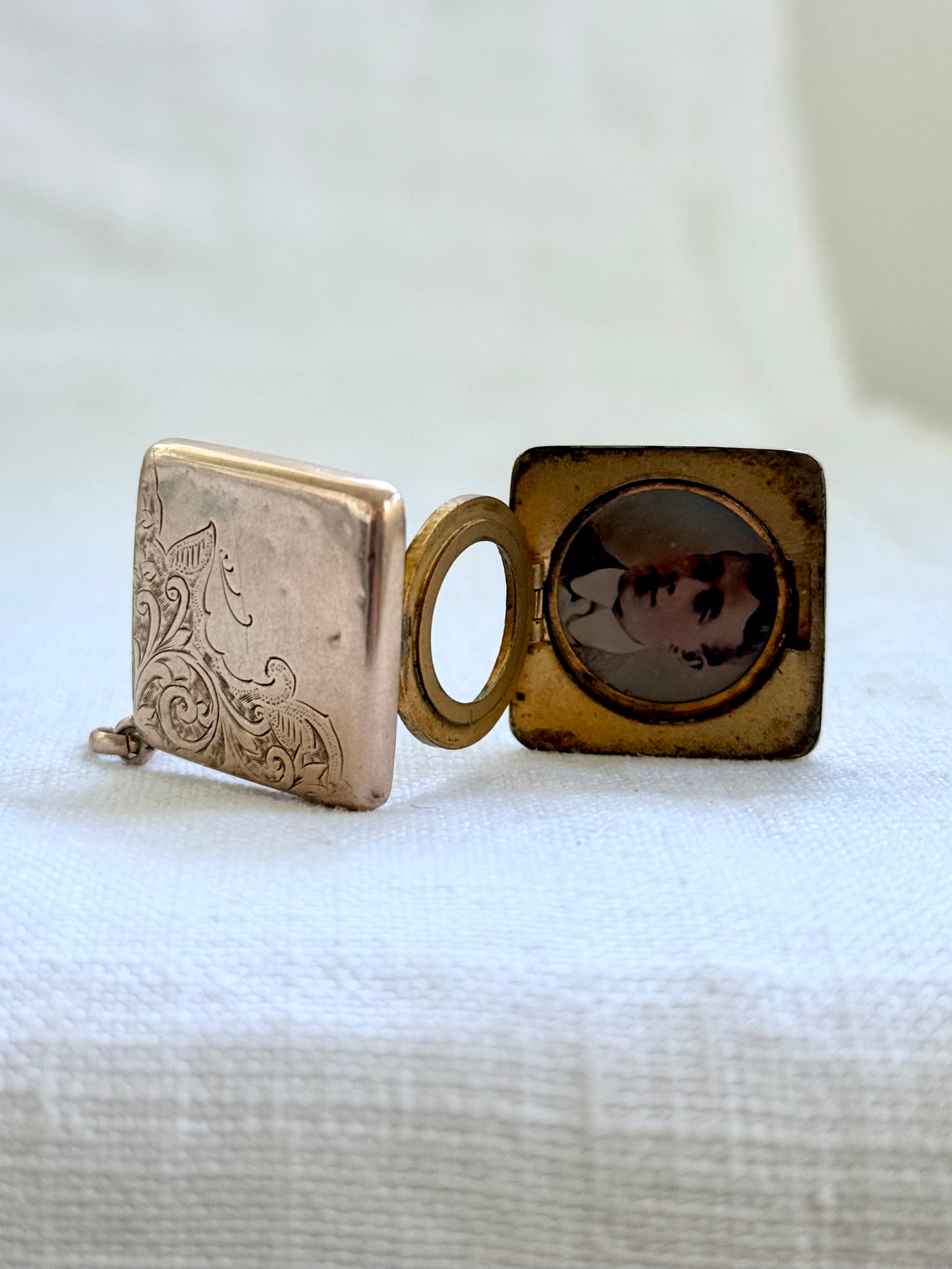 .1890s .1900s .375 .9ct antique rare concertina accordion tri fold Square Diamond hang sweetheart double sided engraved memory keepsake gold photo locket