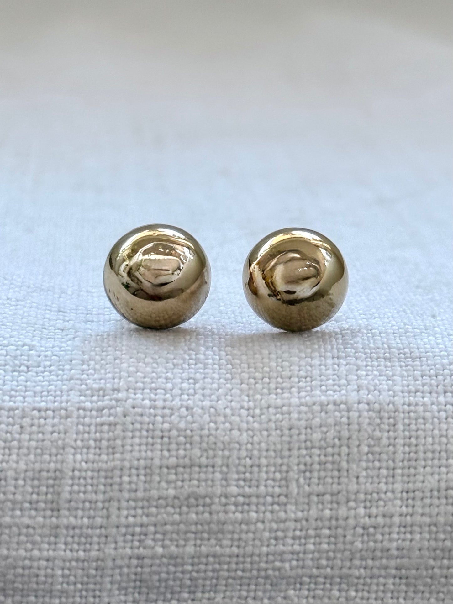.10mm .375 .9ct classic gold button domed luxury circle half round post stud gold earrings