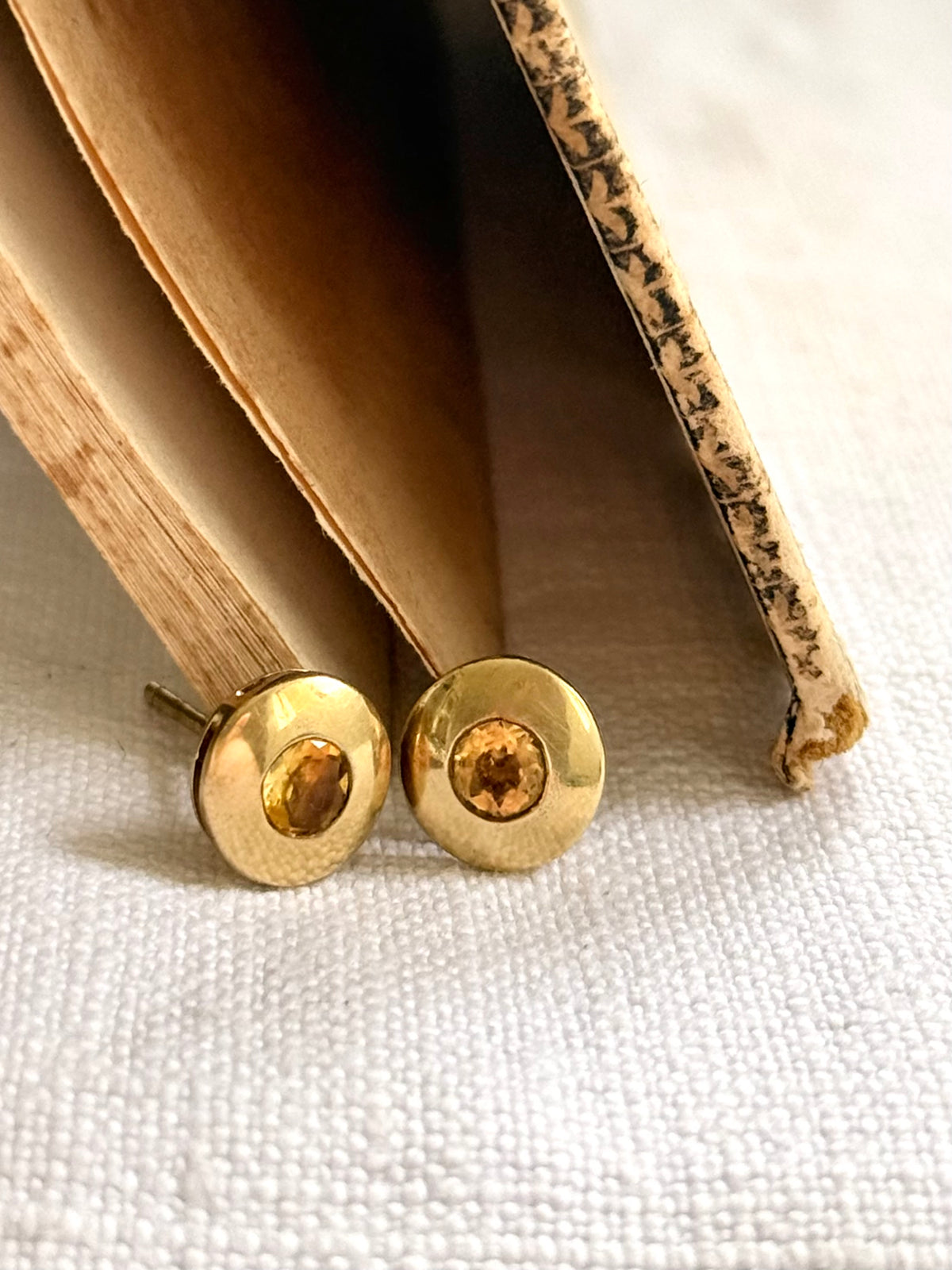 .375 .9ct gold Citrine gemstone modernist luxury yellow gold post stud earrings