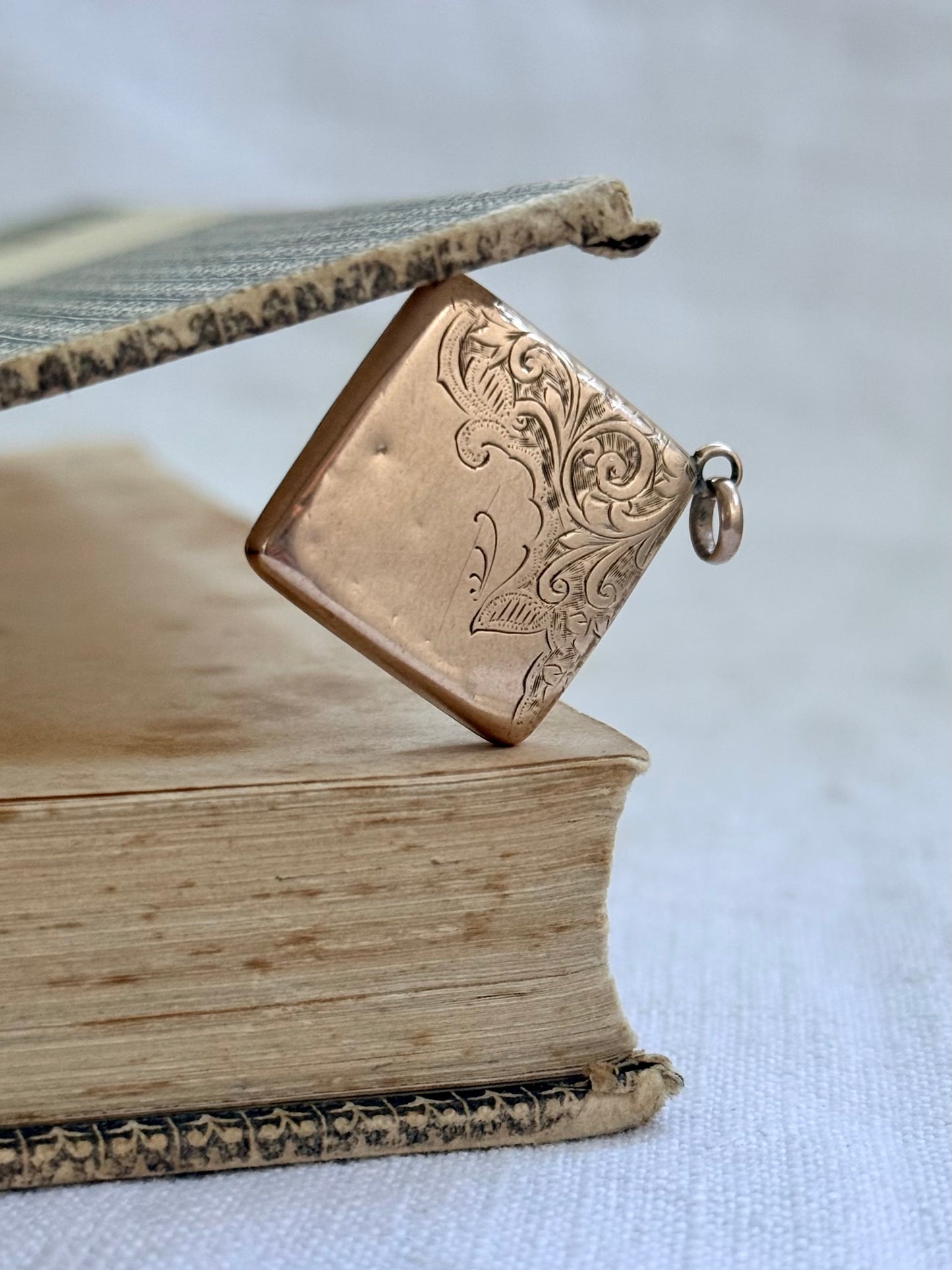 .1890s .1900s .375 .9ct antique rare concertina accordion tri fold Square Diamond hang sweetheart double sided engraved memory keepsake gold photo locket