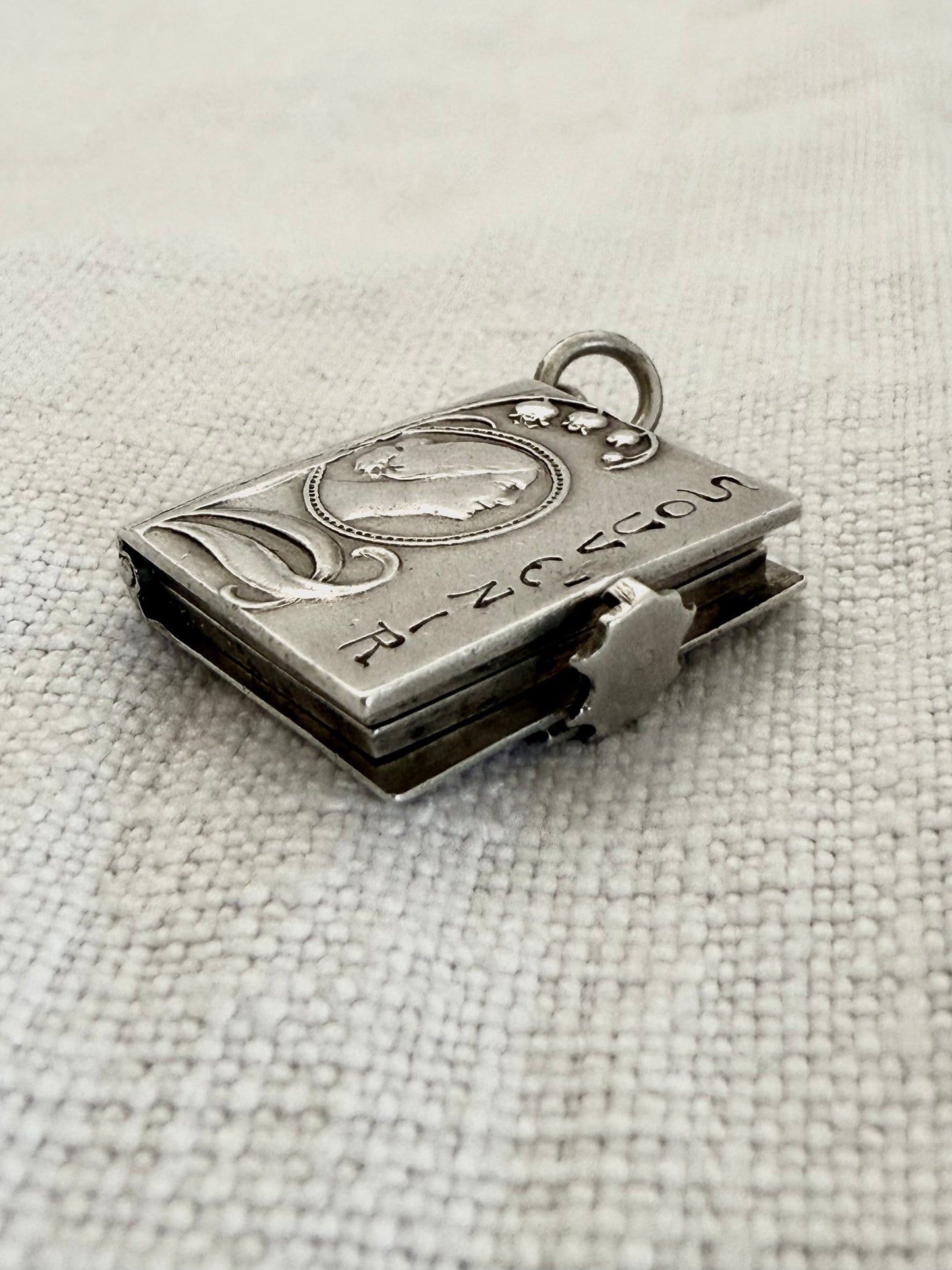 .925 1900s Art Nouveau French silver souvenir book form photo locket antique collectors Belle Epoque booklet pendant