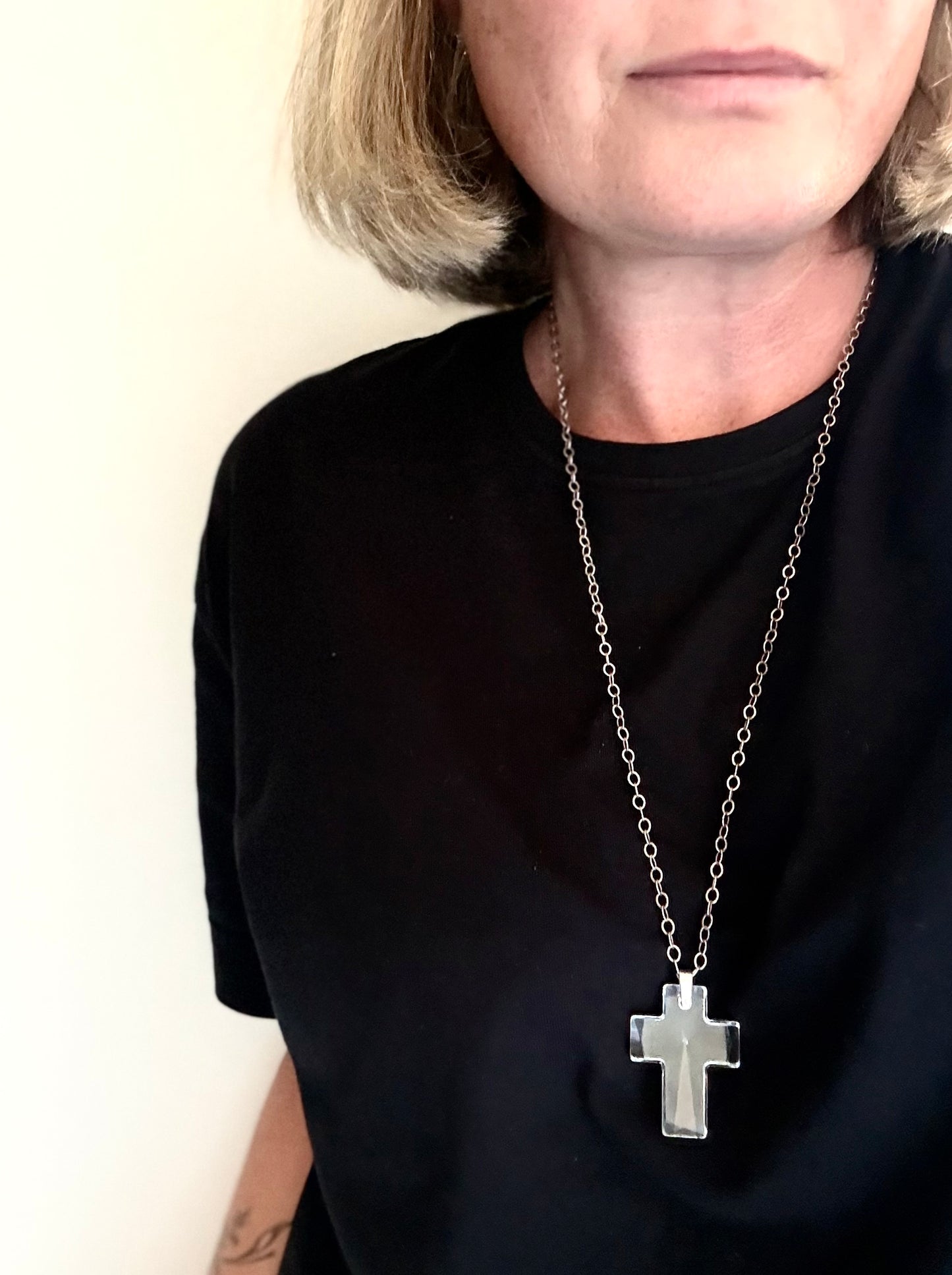 .925 .70cm long sterling silver modernist chain necklace with large faceted clear crystal glass cross pedant