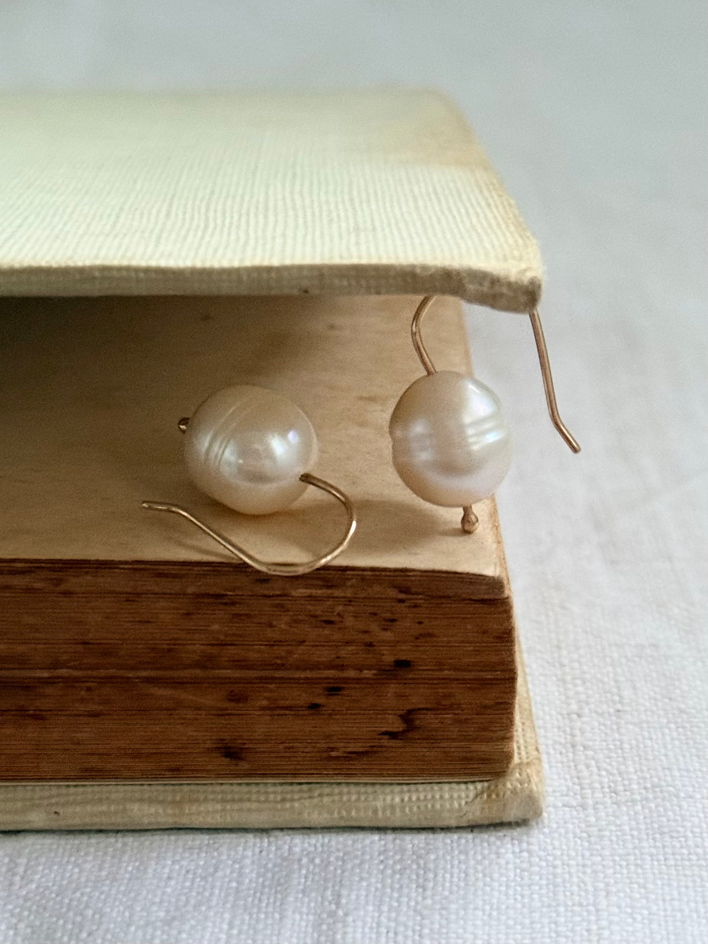 .375 .9ct luxury opulent white pearl hook drop dangle earrings