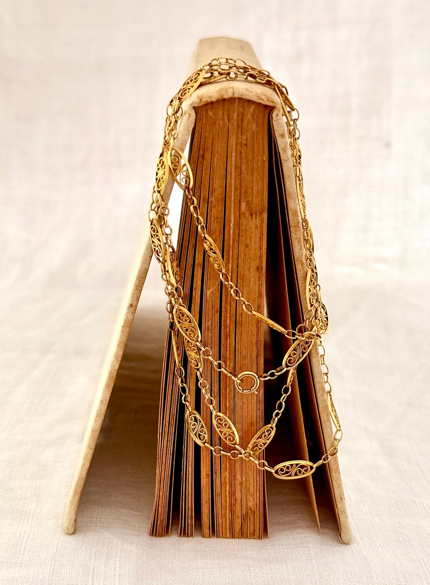 .101cm .1870s .1910s .18ct .750 antique long French Belle Epoque openwork fancy yellow gold marquise filigree guard chain necklace