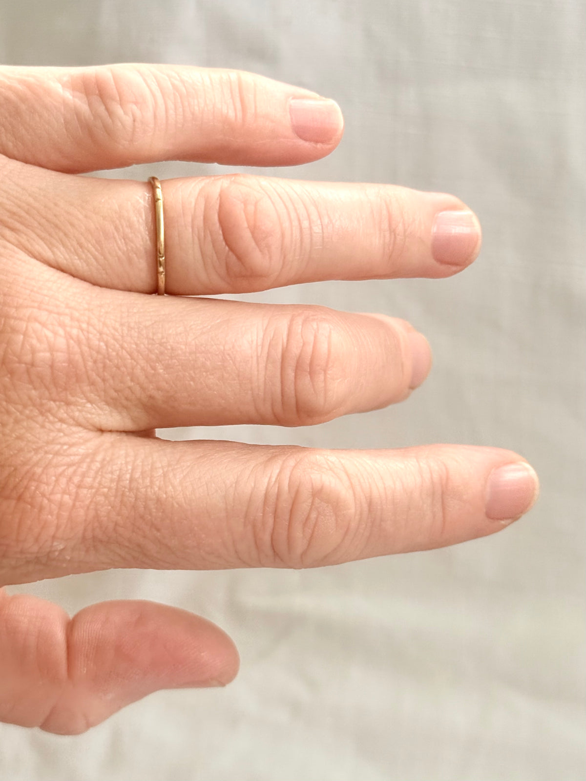 .18ct .750 rich yellow gold antique revival 1.1mm wide texture detailed gold stack ring band