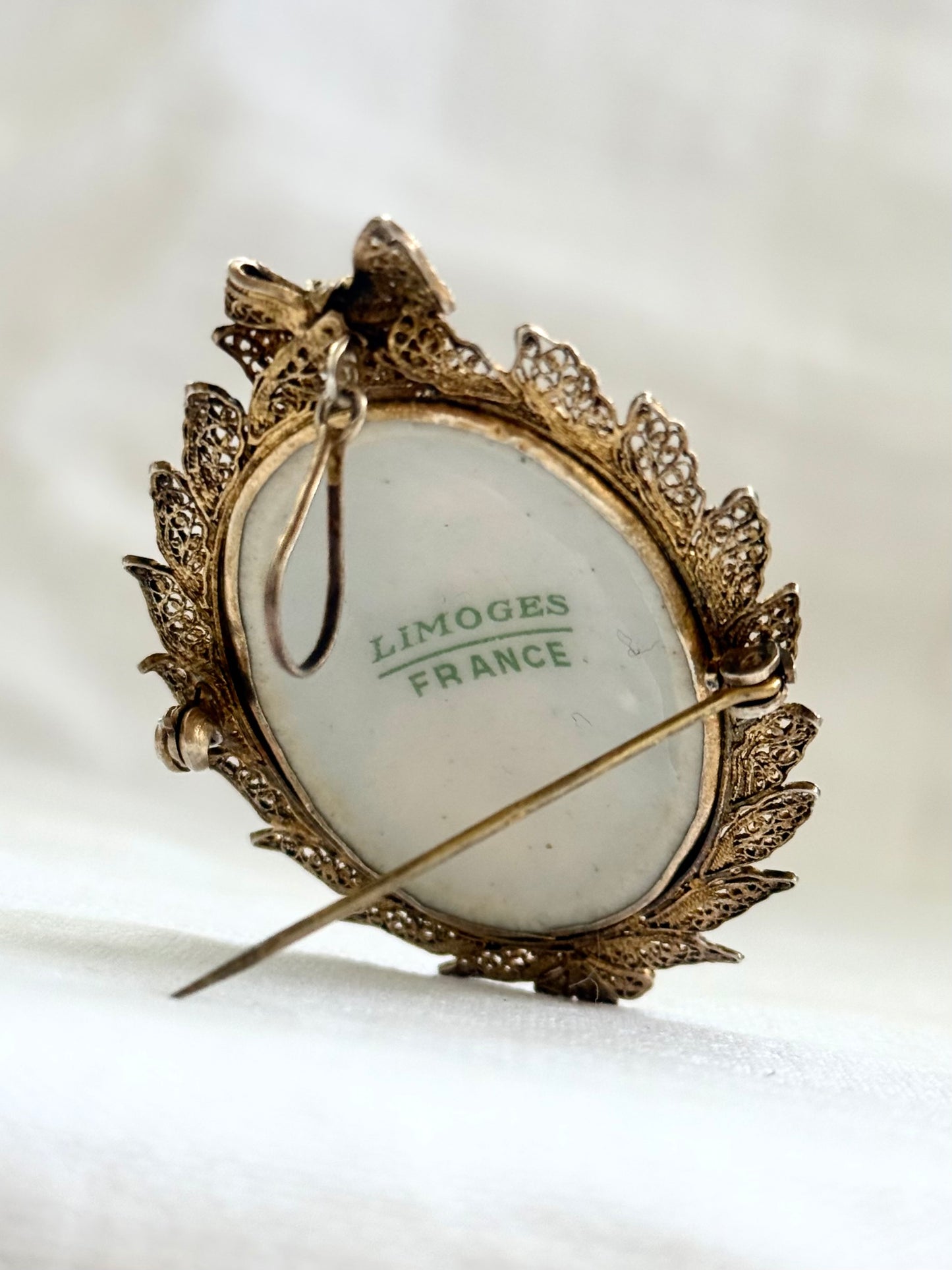 .1940s era Limoges hand painted romantic vintage porcelain brooch pendant with fancy fine hand turned filigree gold washed French silver collectors piece