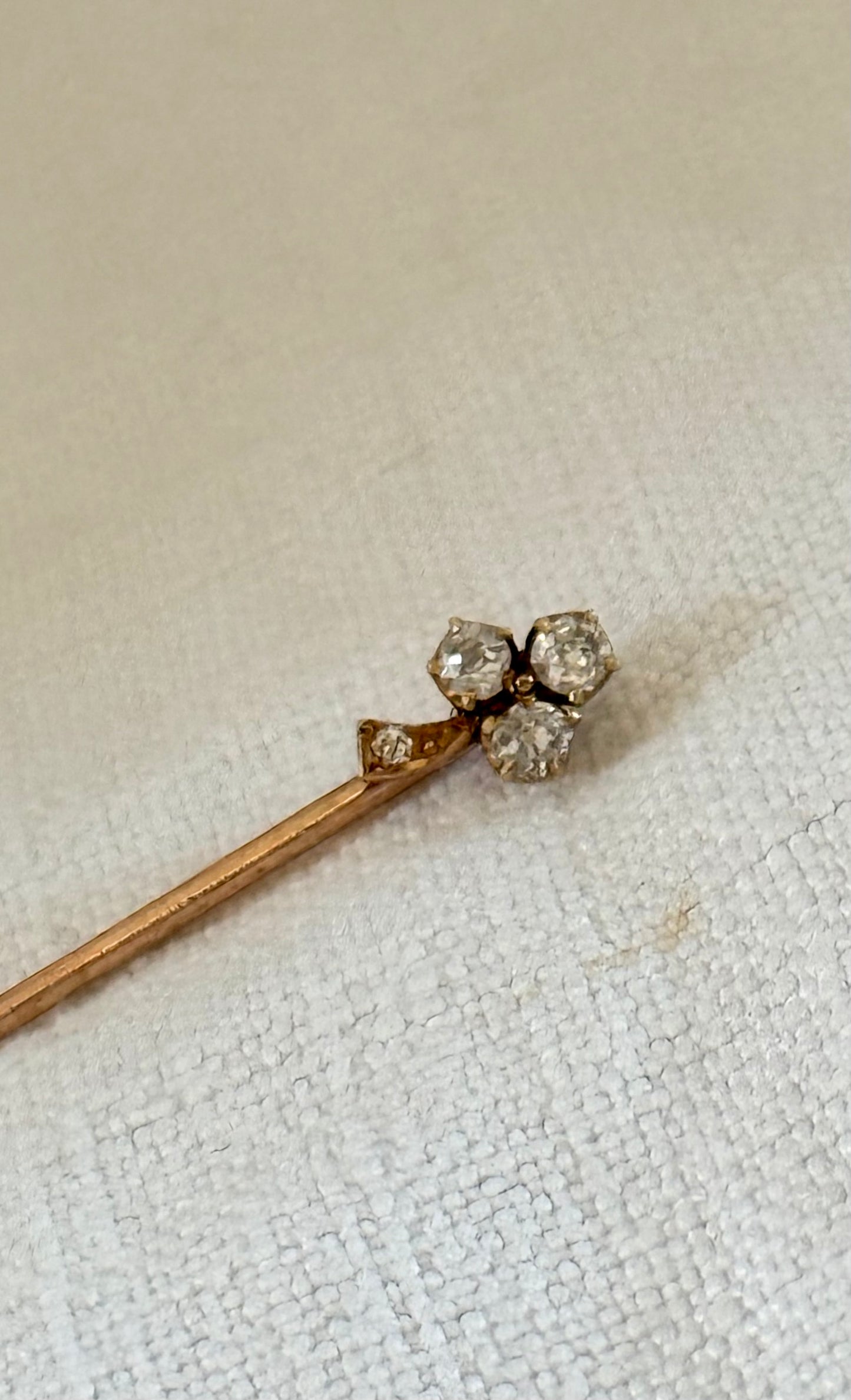 .14ct .1900s .1910s .3 leaf clover .4 diamond antique treasured hope faith love gold lapel stick pin