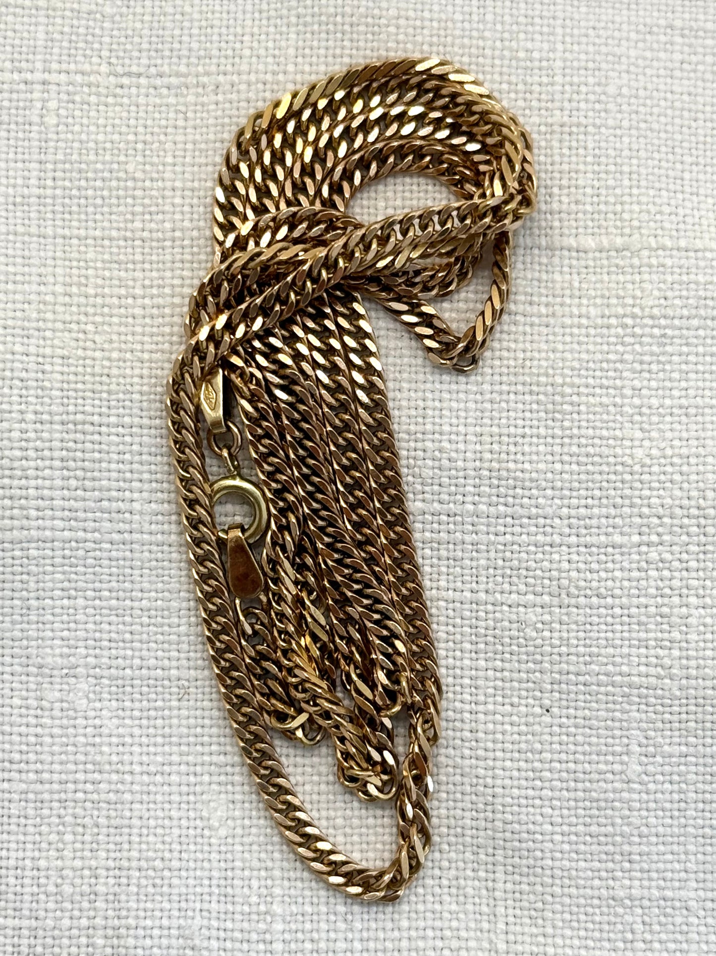 .1970s .375 .9ct gold gorgeous and luxurious flat chunky modernist curb chain 61.5cm long buttery gold chain necklace