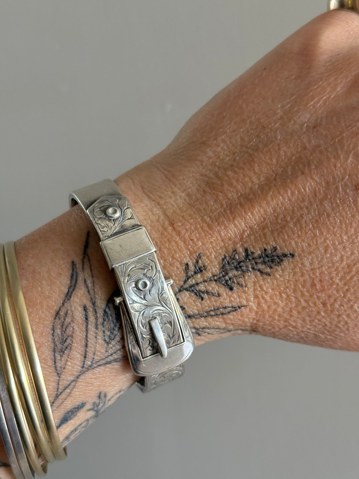 .1957 .925 Chester hallmarked silver Buckle symbolism rare Victorian revival silver clasp cuff sterling silver bangle