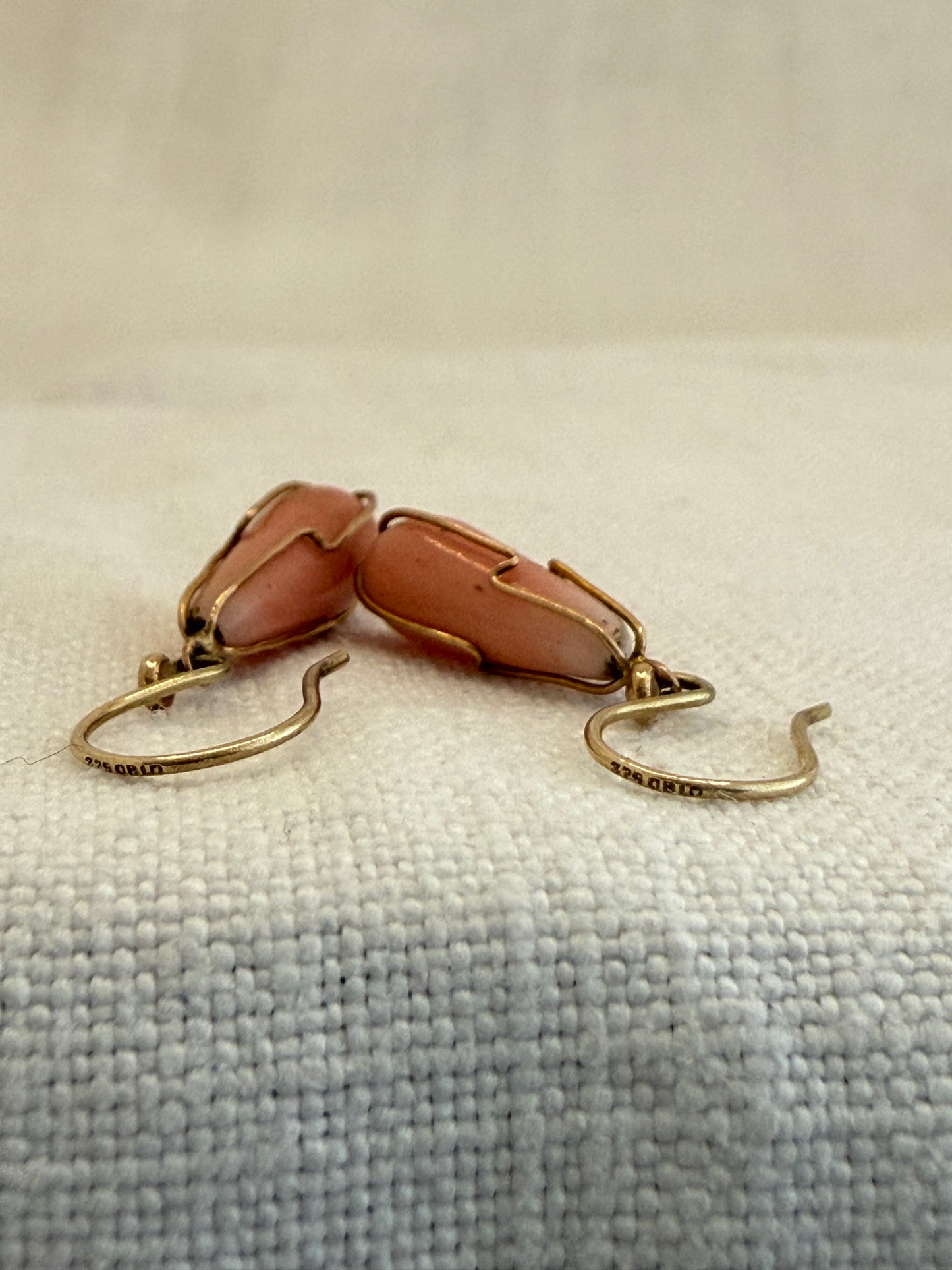 .1920s .375 Angel Skin antique Coral teardrop gold caged drop earrings