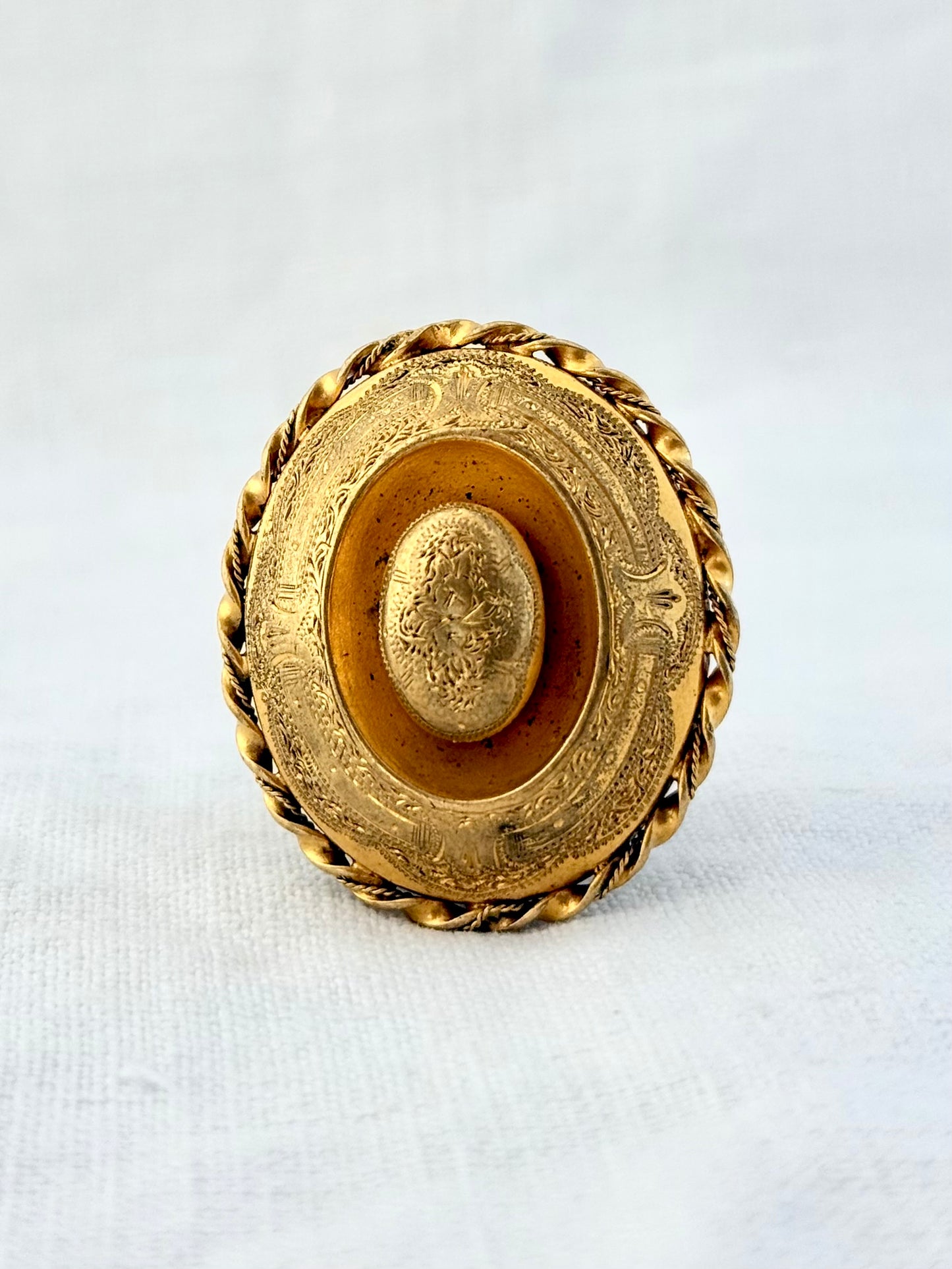 .1800s .1860s 1890s antique Victorian Grand Period fine yellow gold Pinchbeck floral oval target gold sweetheart brooch