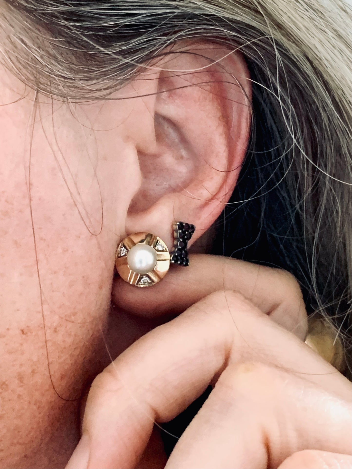 .375 2 Pearls 6 diamond classic 9ct yellow gold luxury circle post stud push in earrings