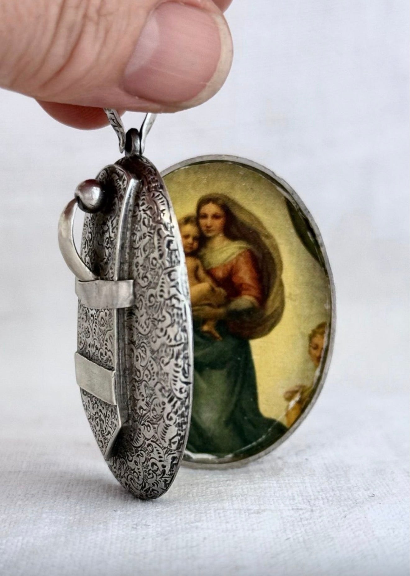 .1880s .925 antique Victorian sweetheart oversized sterling silver buckle locket