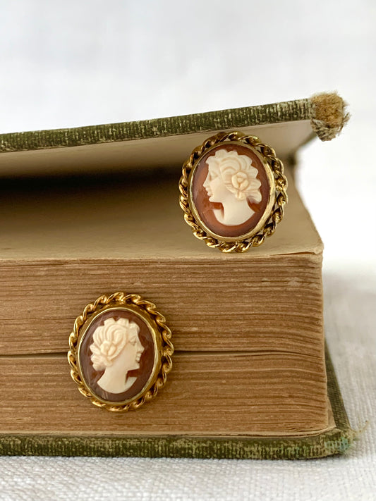 .585 14ct 1950s luxury luscious gold hand carved classic cameo dame estate find shell cameo high carat post stud gold earrings
