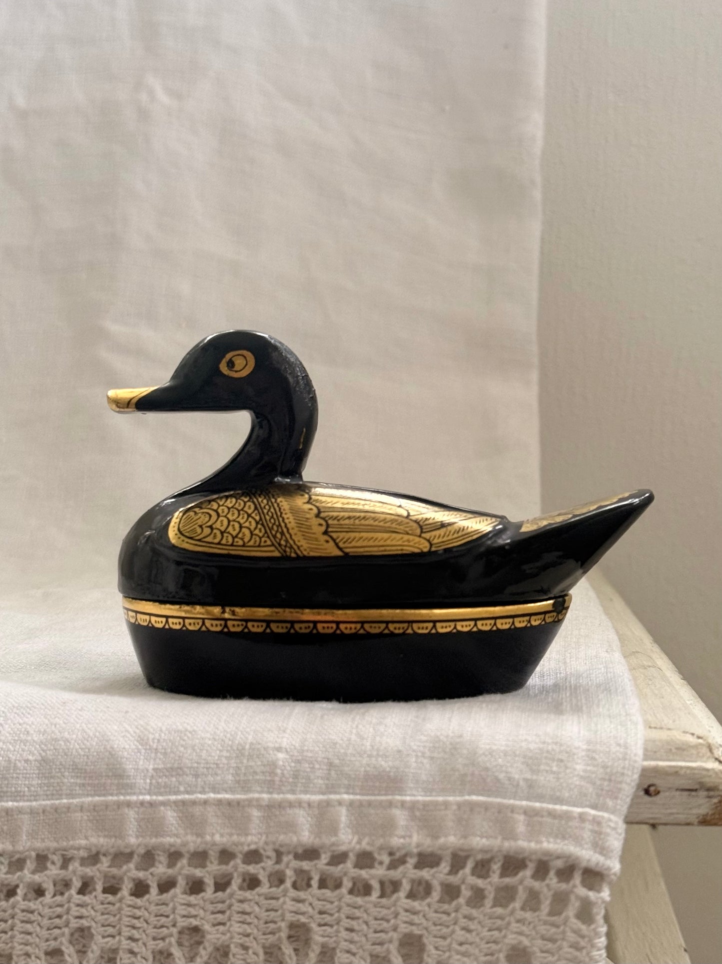 .1970s Burmese Chinese Black and Gold Lacquer Duck wooden trinket box