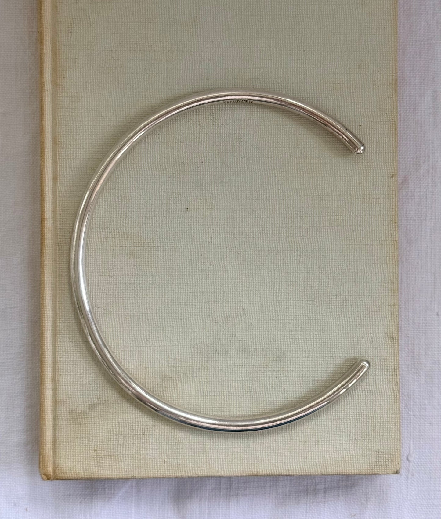 1960s .1970s .925 artisan made modernist Mexican Taxco silver tube choker neckpiece