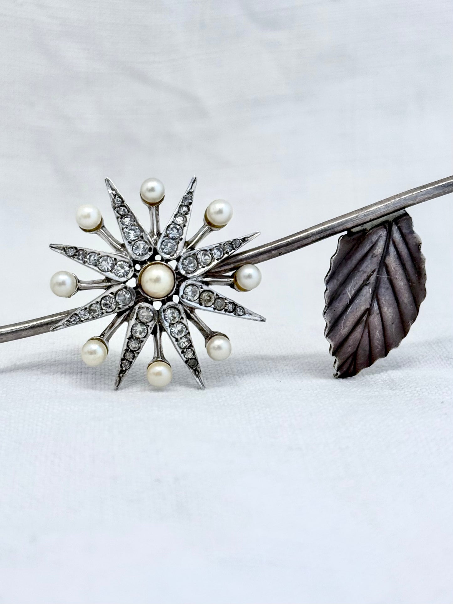 .1968 .925 Victorian revival 8 pointer sterling silver starburst star pendant with pearl and pave set diamanté gemstones