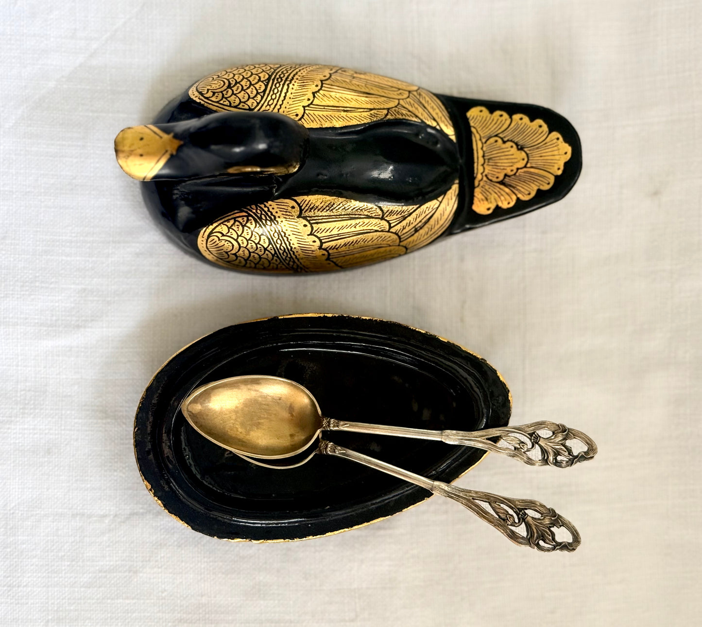 .1970s Burmese Chinese Black and Gold Lacquer Duck wooden trinket box