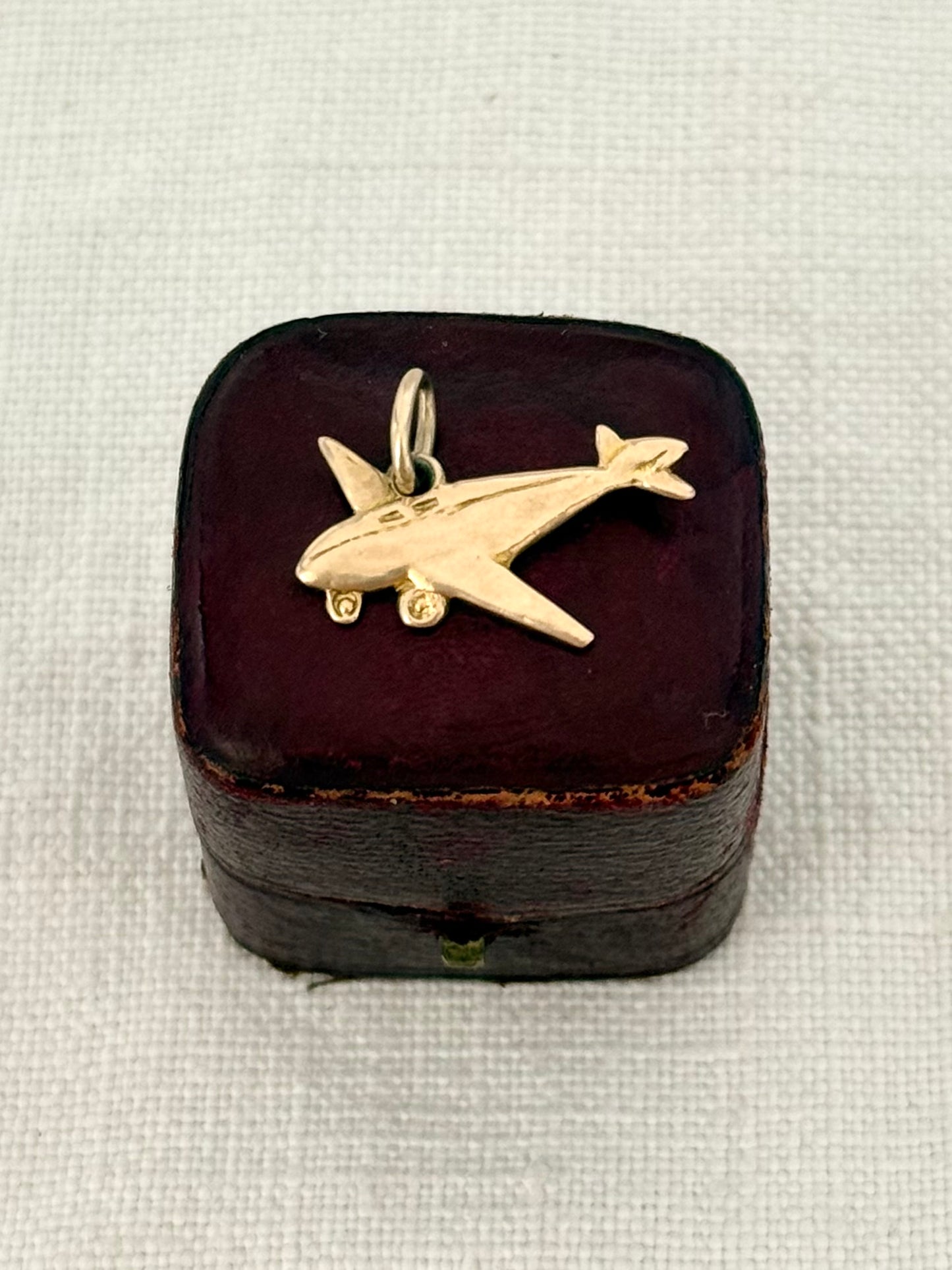 .375 .9ct solid gold Aeroplane travellers yellow gold charm pendant