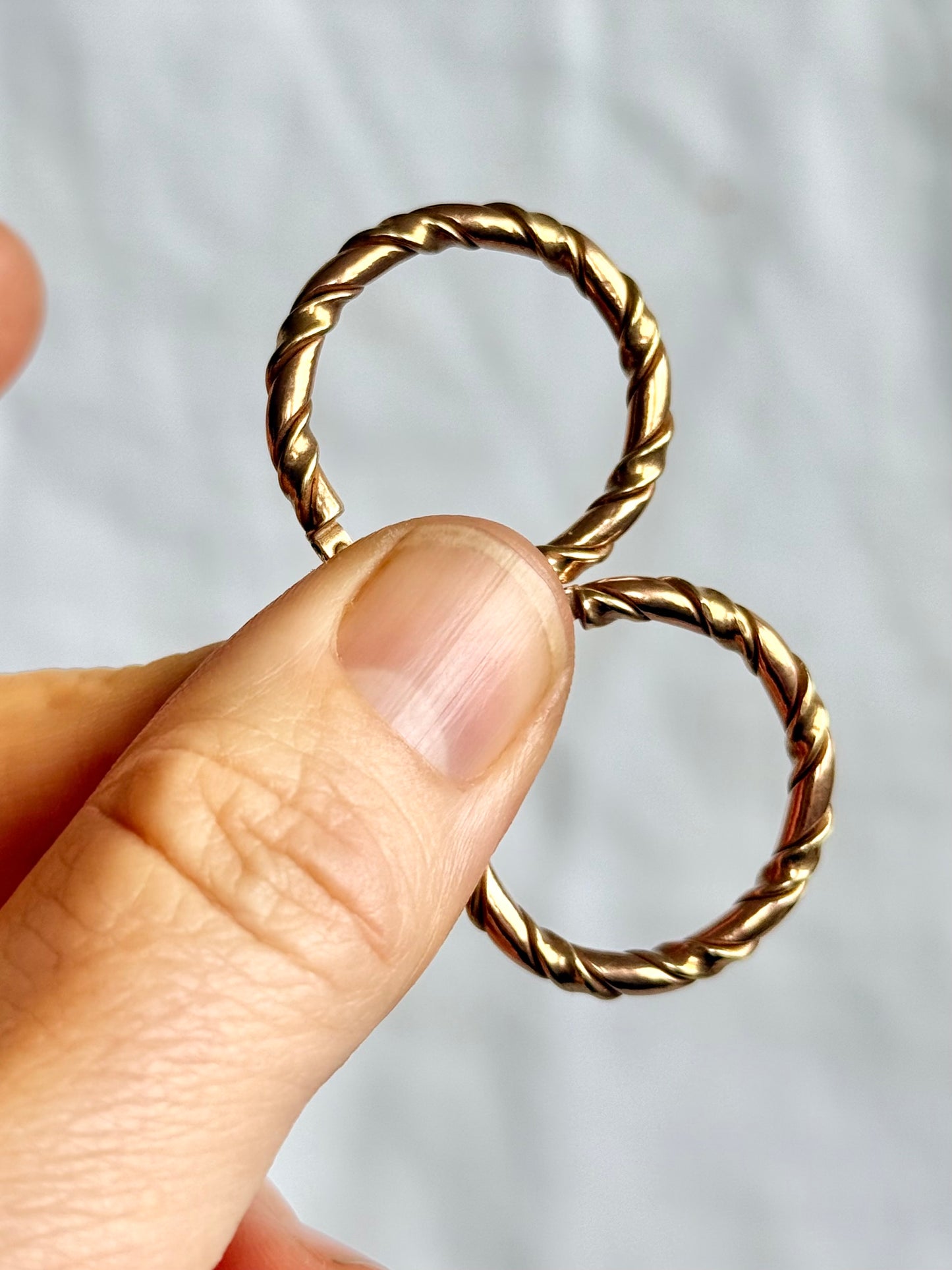 .26mm diameter .375 .9ct rose gold and yellow gold twist twirl fancy two tone 9ct gold medium sized hoop huggy gold earrings