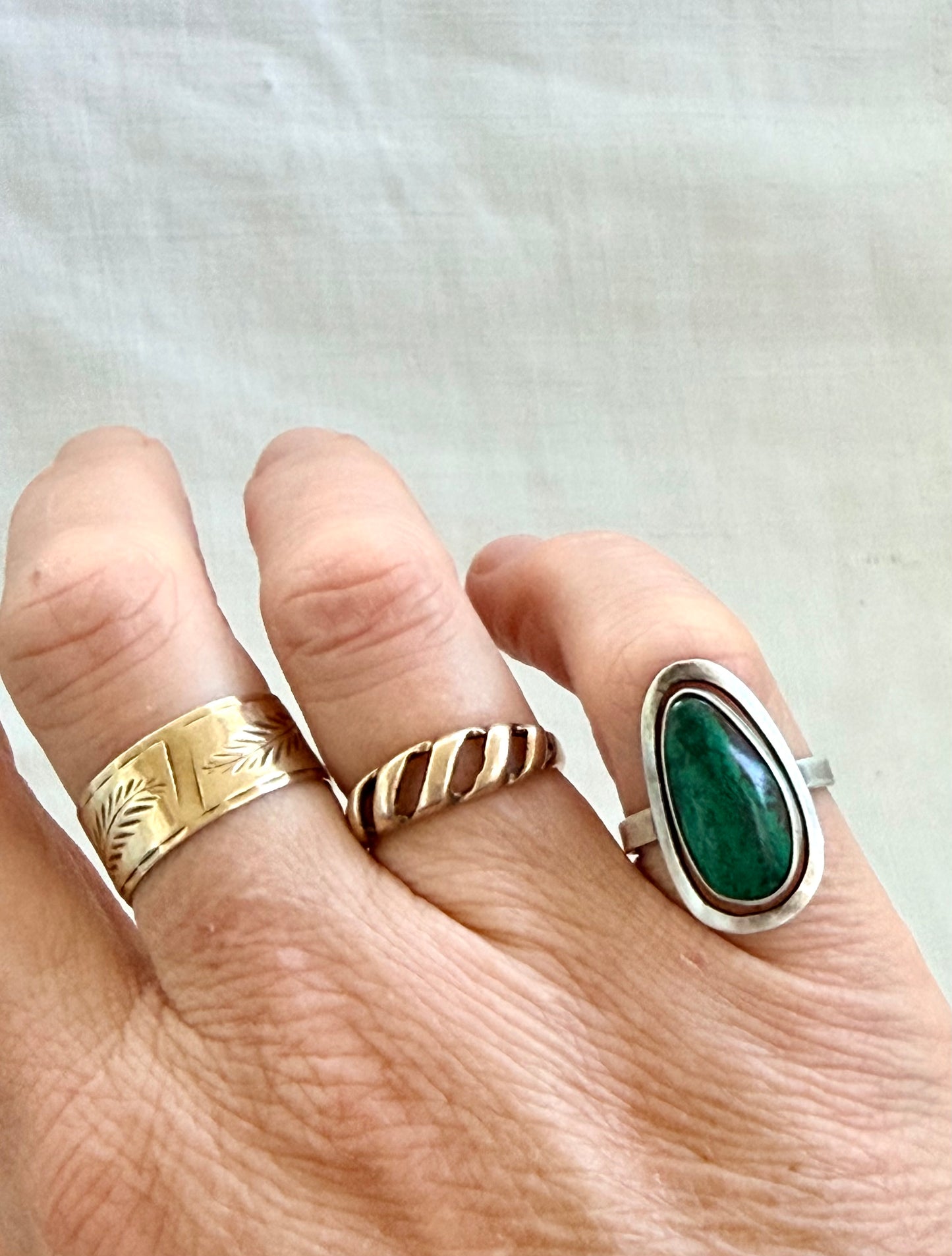 .1970s .1980s .375 .9ct gold Architectural dome arched retro vintage yellow gold ring