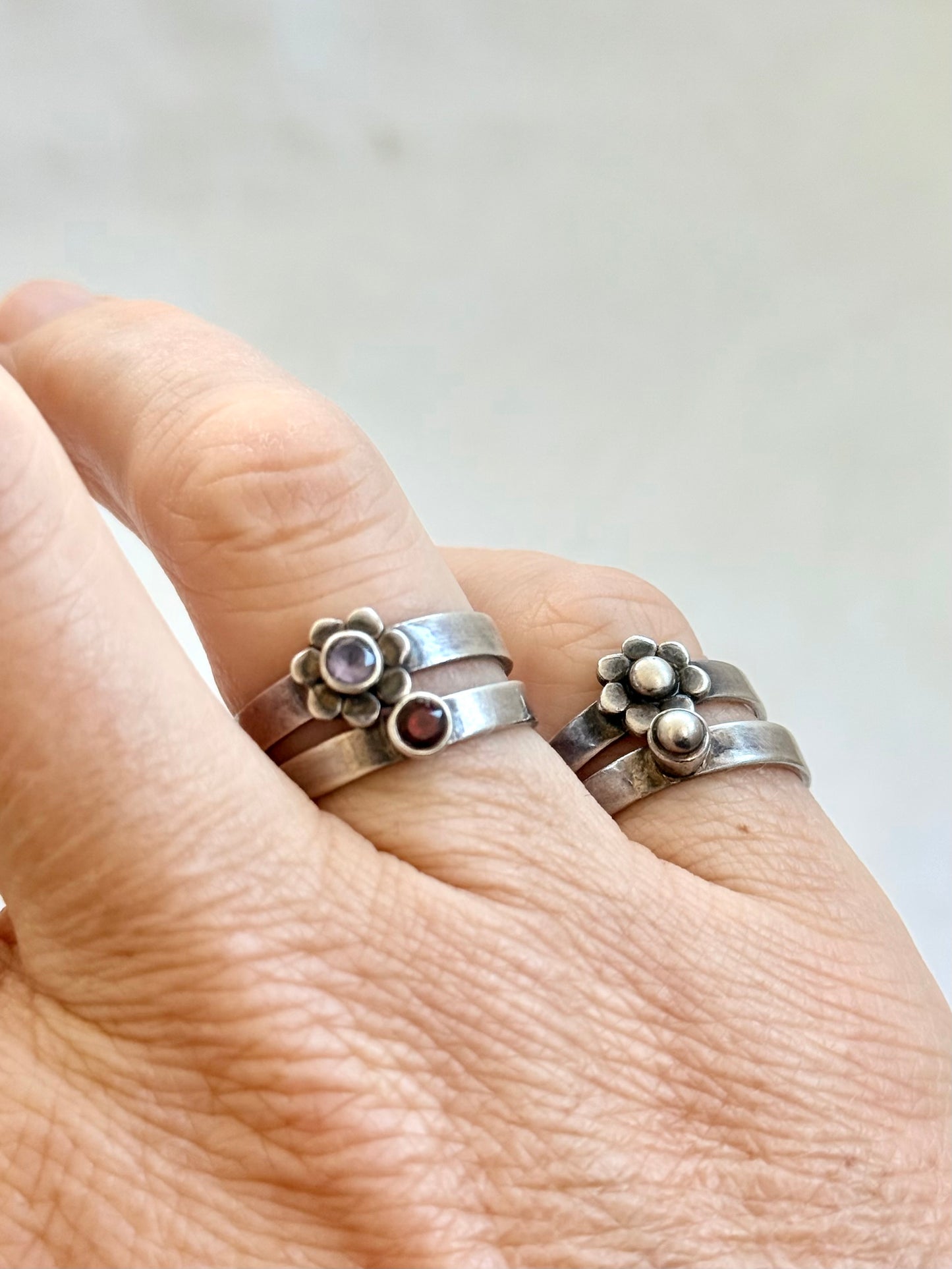 .4 ring .925 silver artisan made fancy daisy flower and seedpod silver and gemstone multiple band ring