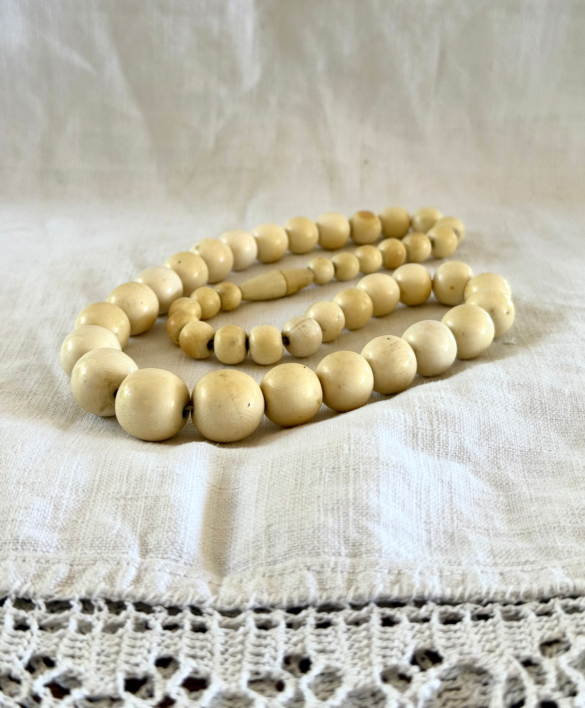 .1900s .1930s Ivory pre ban chunky graduated 58.5cm long bead necklace