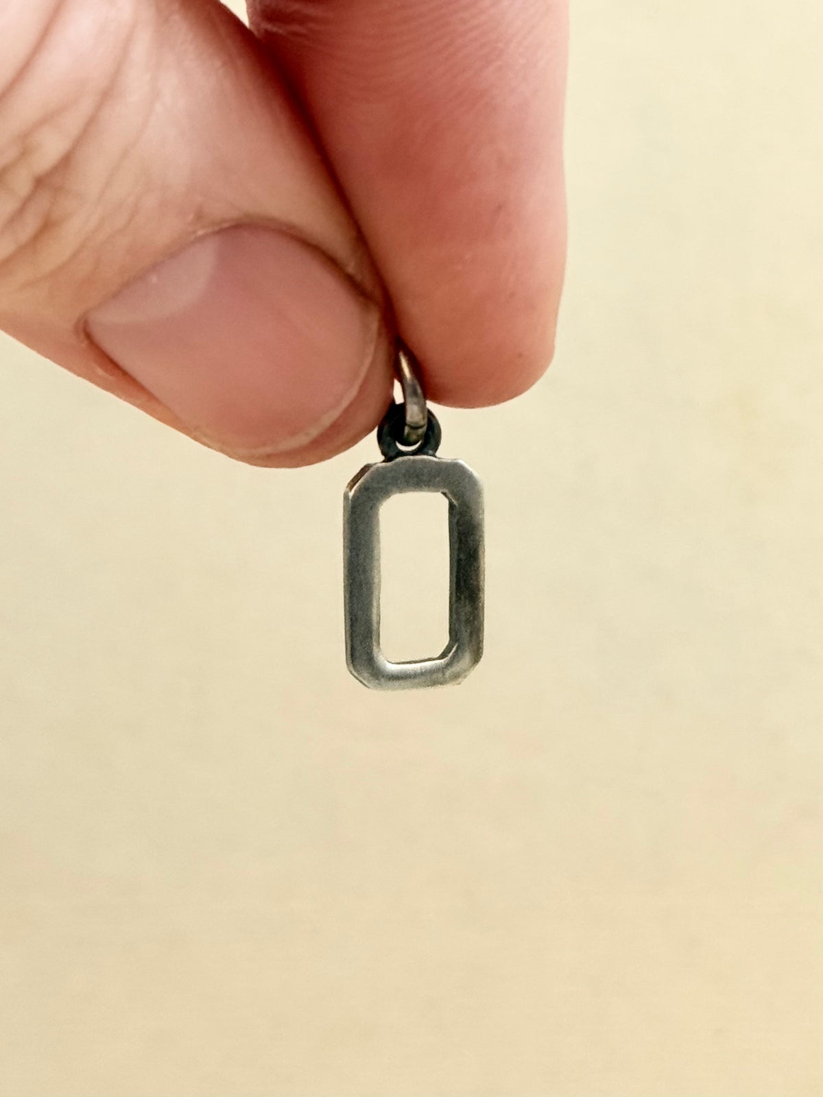 .925 vintage O capital letter pendant