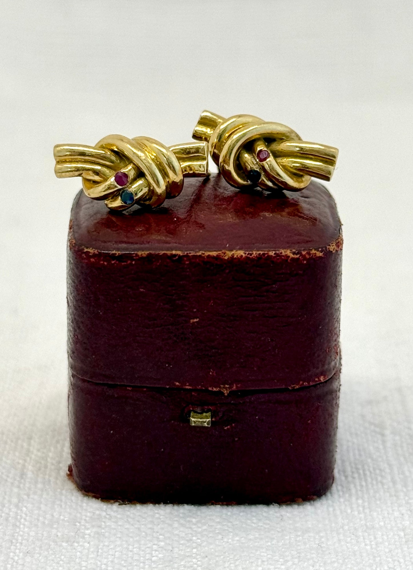 .18ct .750 artisan Brazilian made 18ct heirloom high carat yellow gold sapphire and ruby lovers knot luxury post stud push in earrings