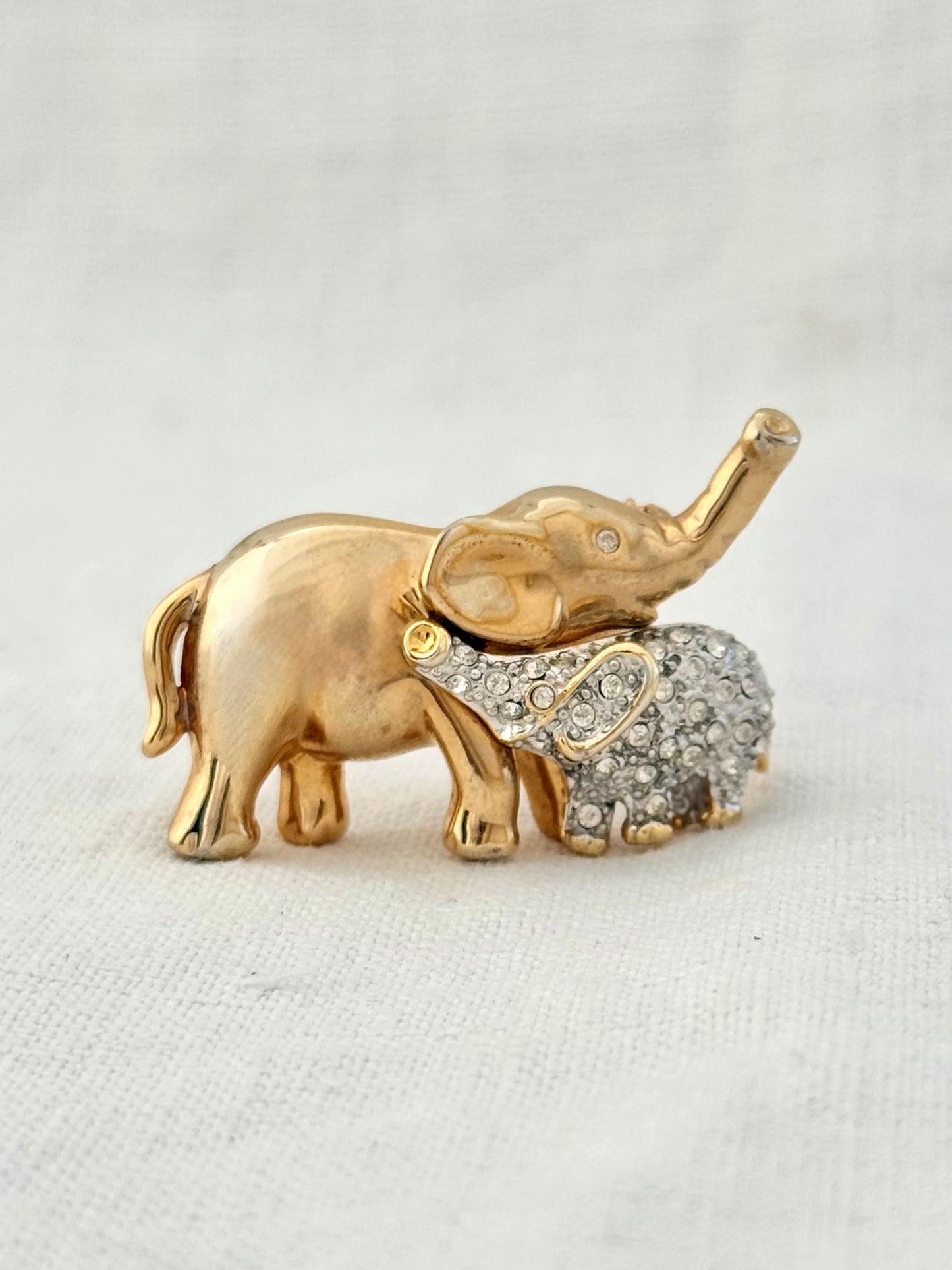 .1980s designer gold and diamanté double elephant figural Pierre Cardin gold and diamanté retro perfect gold figural costume brooch