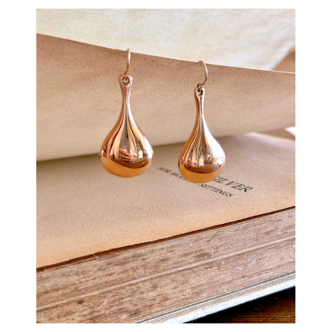 .14ct .1990s .585 architectural form designer Italian Milor modern 14k high carat rose gold teardrop dangle shaped oversized Milor designer rose gold drop earrings